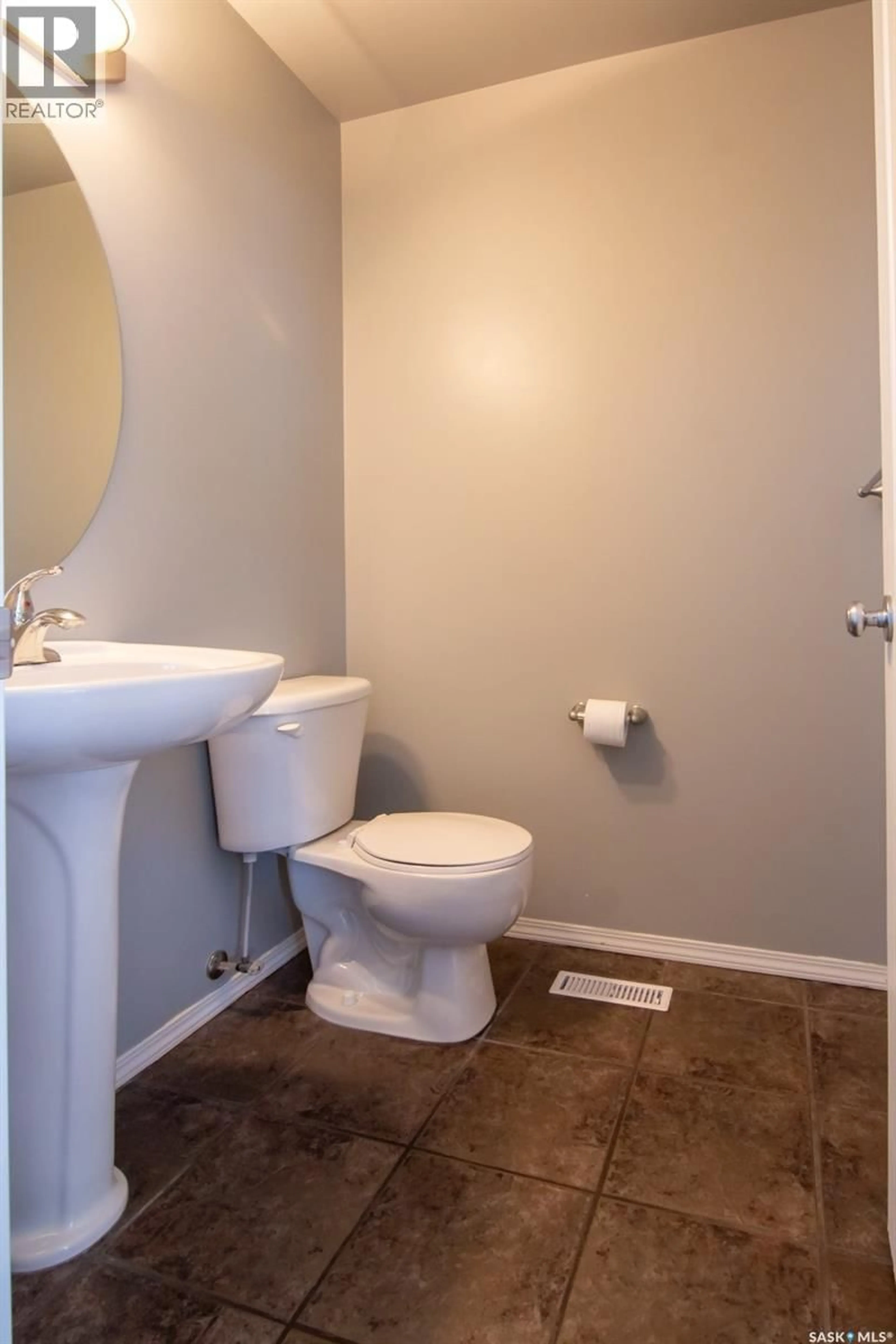 Standard bathroom, unknown for 405 - 139 BAYFIELD CRESCENT, Saskatoon Saskatchewan S7V1J4