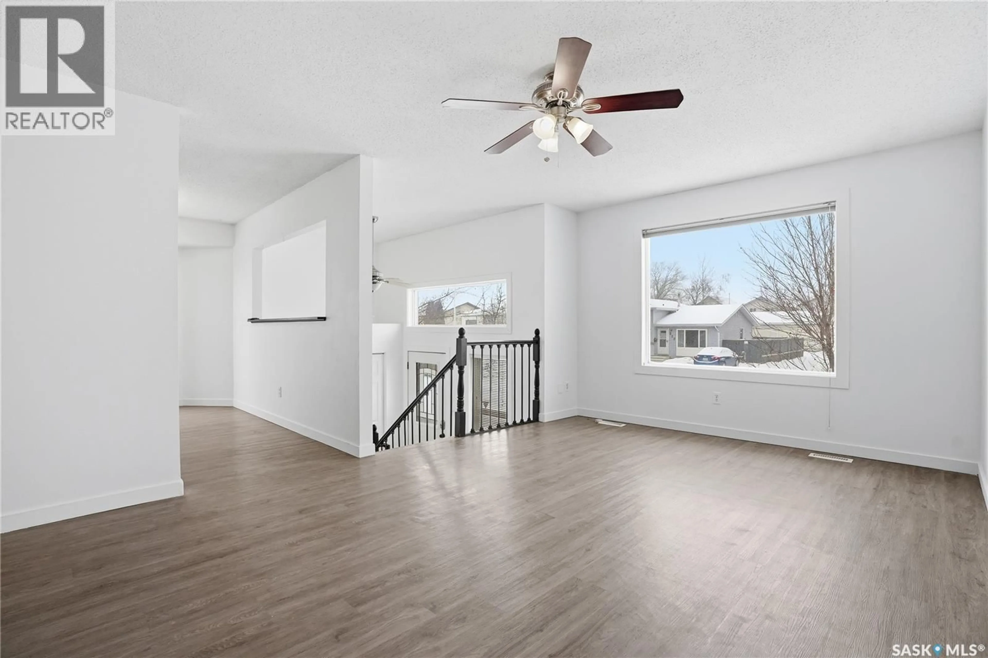 Unknown for 330 CARTER CRESCENT, Saskatoon Saskatchewan S7L7K5