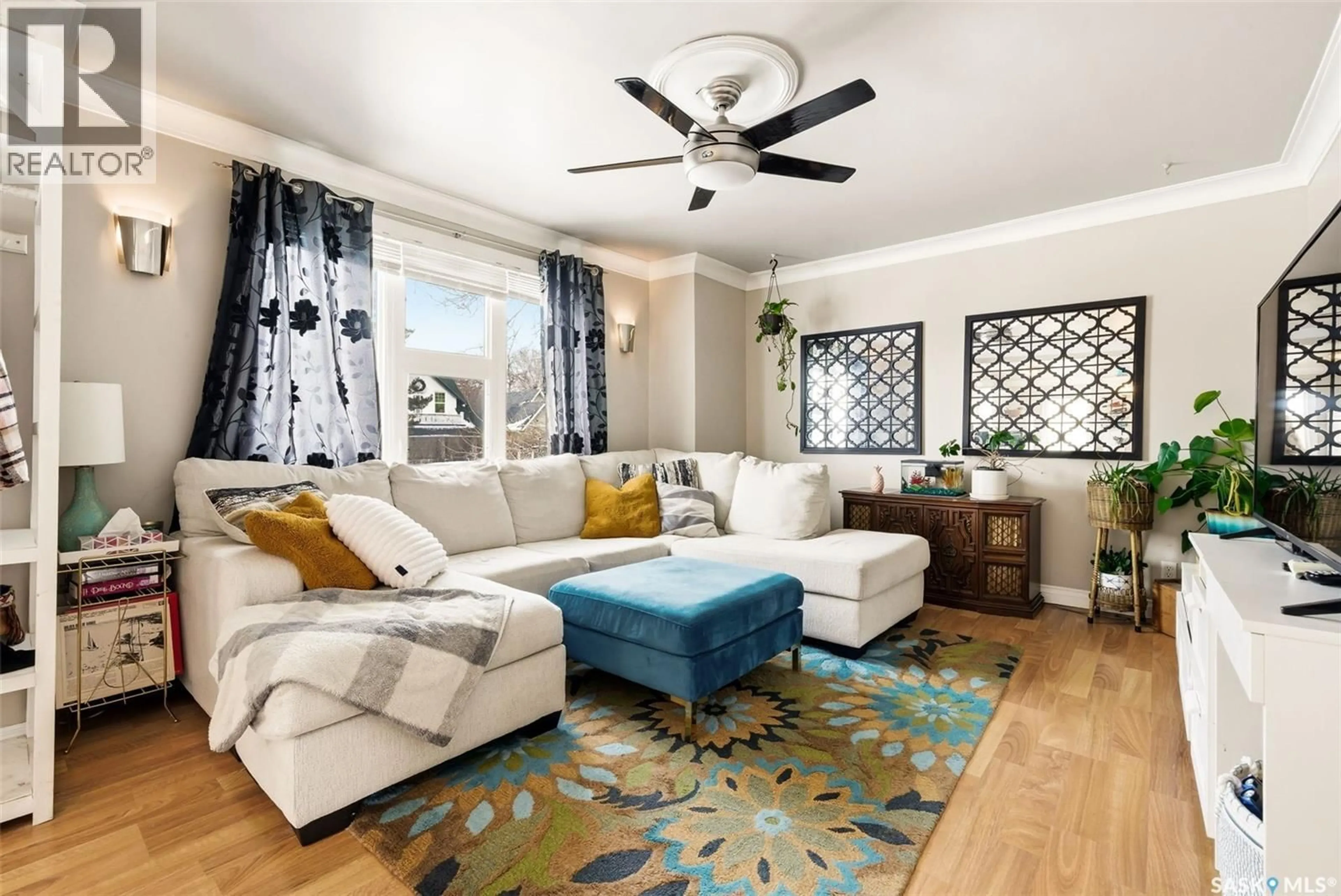 Living room with furniture, unknown for 2075 PASQUA STREET, Regina Saskatchewan S4T4M1