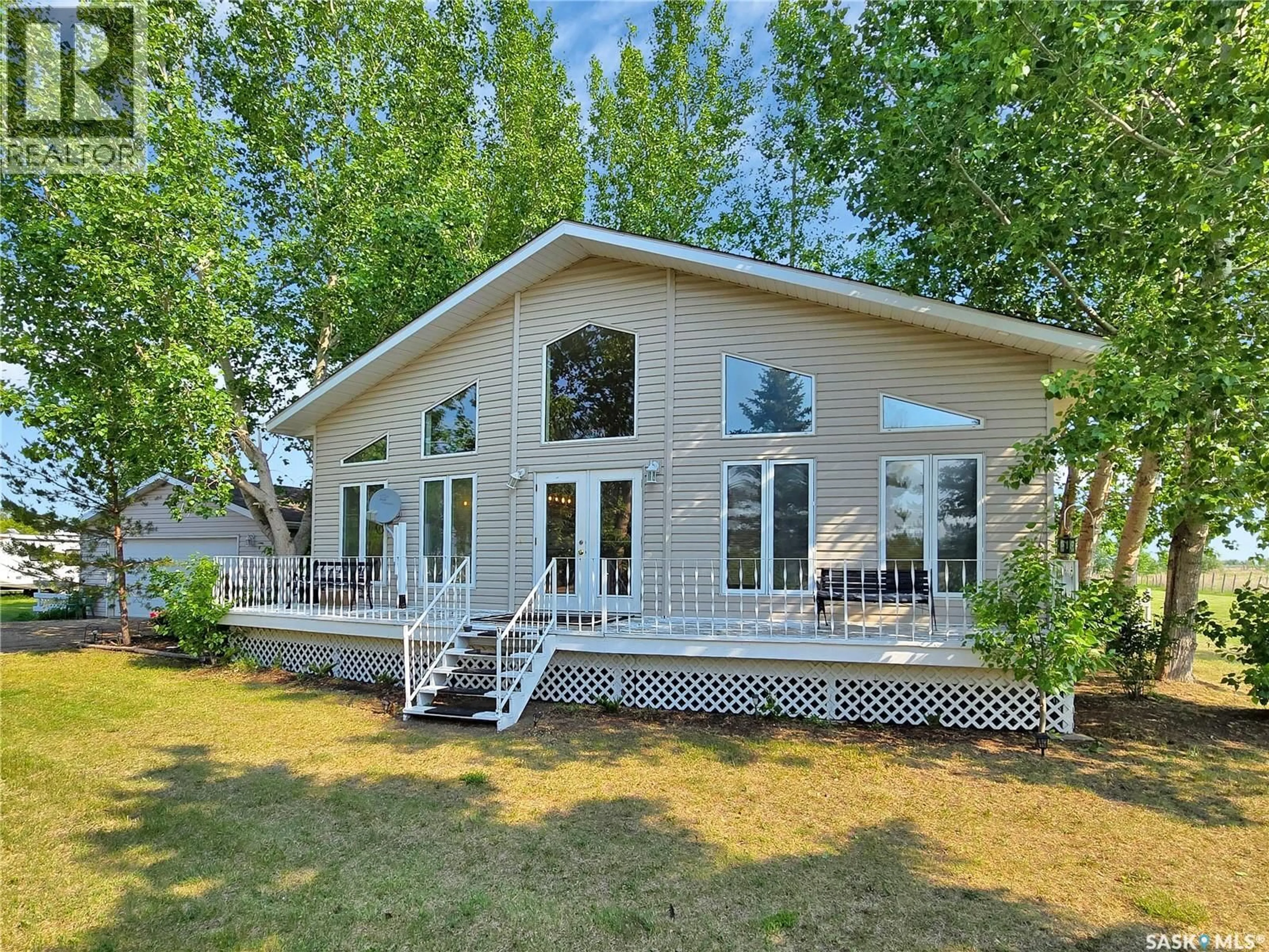 Home with vinyl exterior material, water/lake/river/ocean view for 1675 GRASSWOOD ROAD, Corman Park Rm No. 344 Saskatchewan S7K1M2