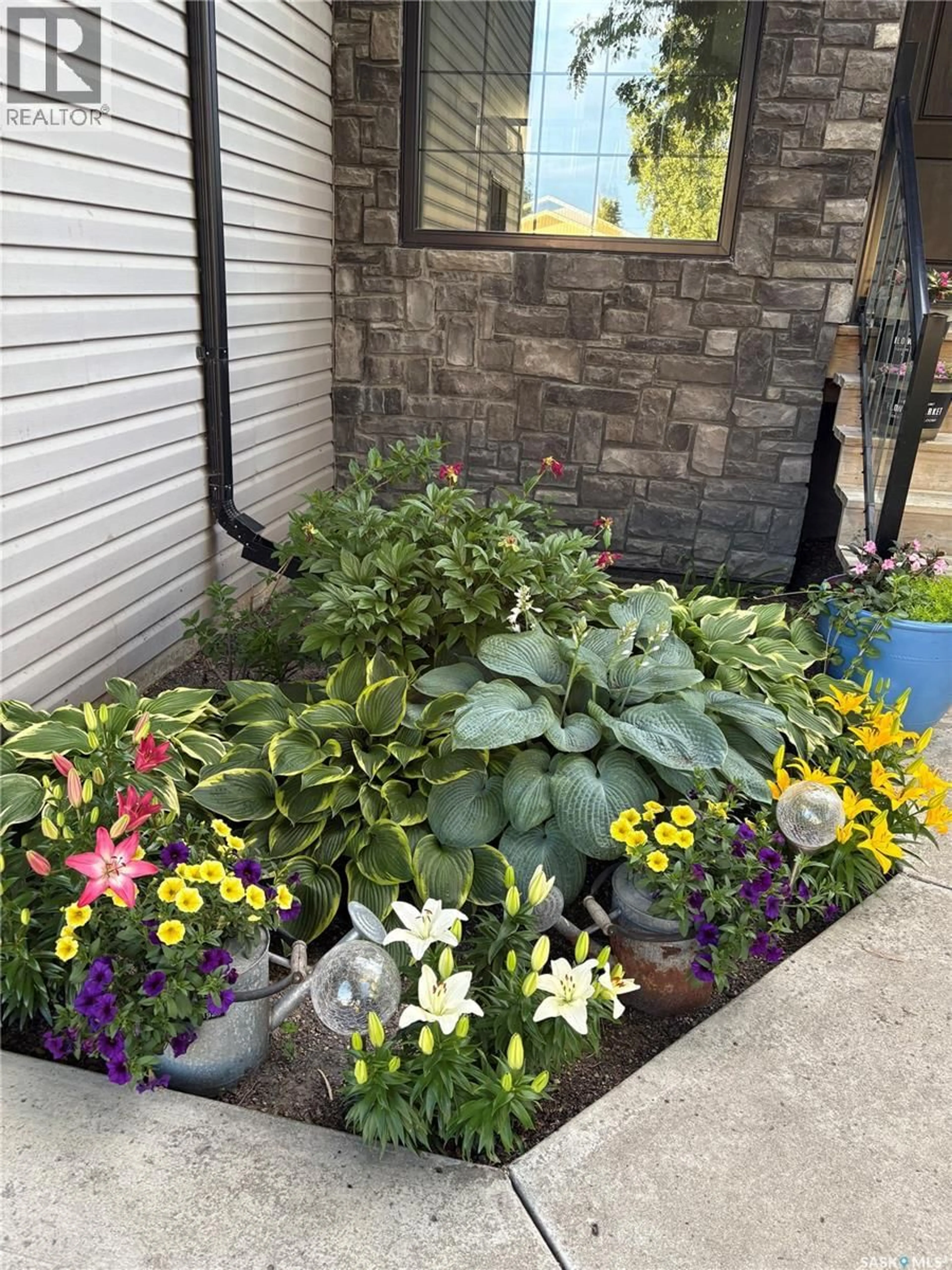 Patio, street for 924 11TH STREET, Humboldt Saskatchewan S0K2A0