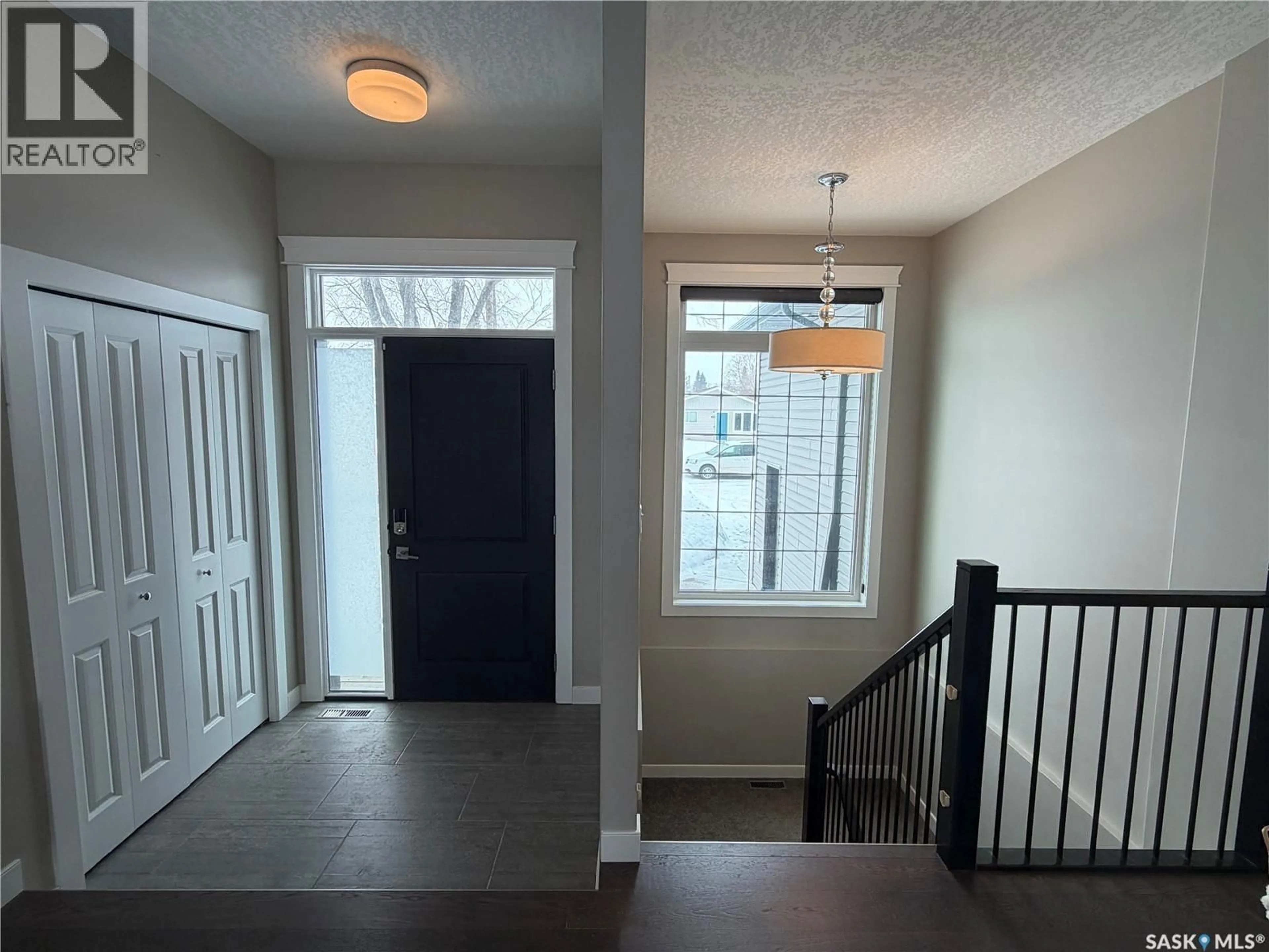 Indoor entryway for 924 11TH STREET, Humboldt Saskatchewan S0K2A0