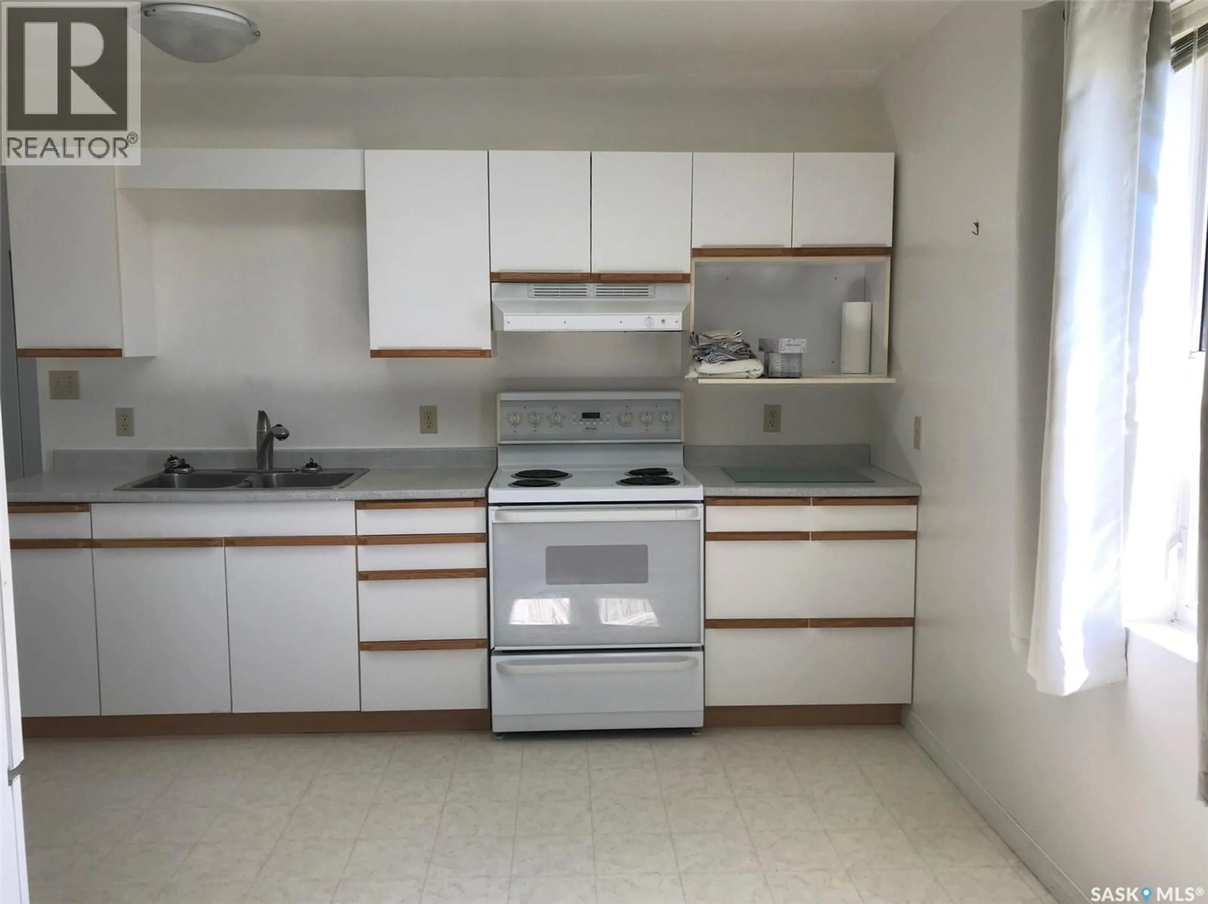 Standard kitchen, unknown for 332 RUTTLE AVENUE, Kinistino Saskatchewan S0J1H0