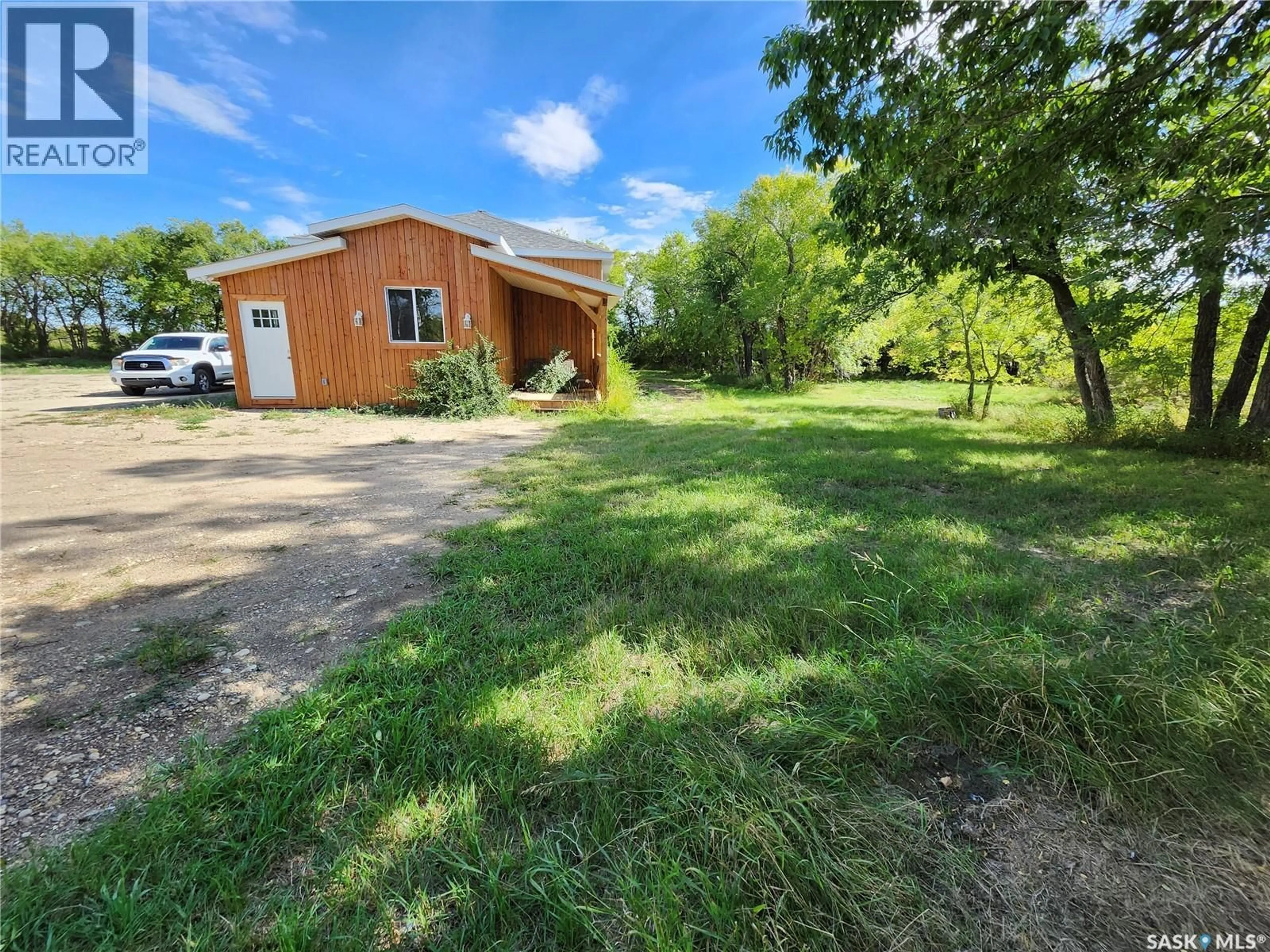 A pic from outside/outdoor area/front of a property/back of a property/a pic from drone, street for SERVICE ROAD, Mclean Saskatchewan S0G3E0