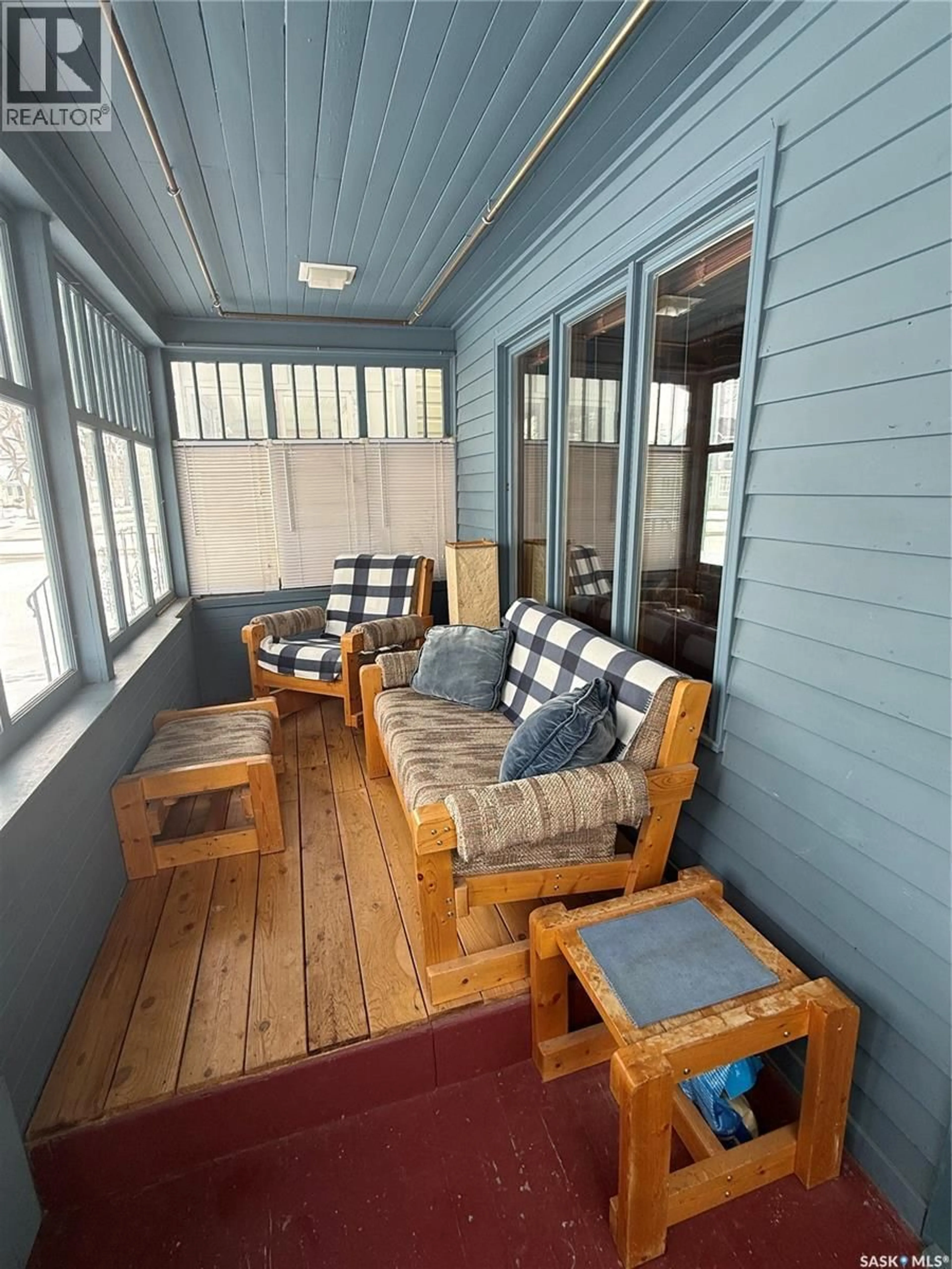 Patio, street for 436 6TH STREET, Saskatoon Saskatchewan S7H1B8