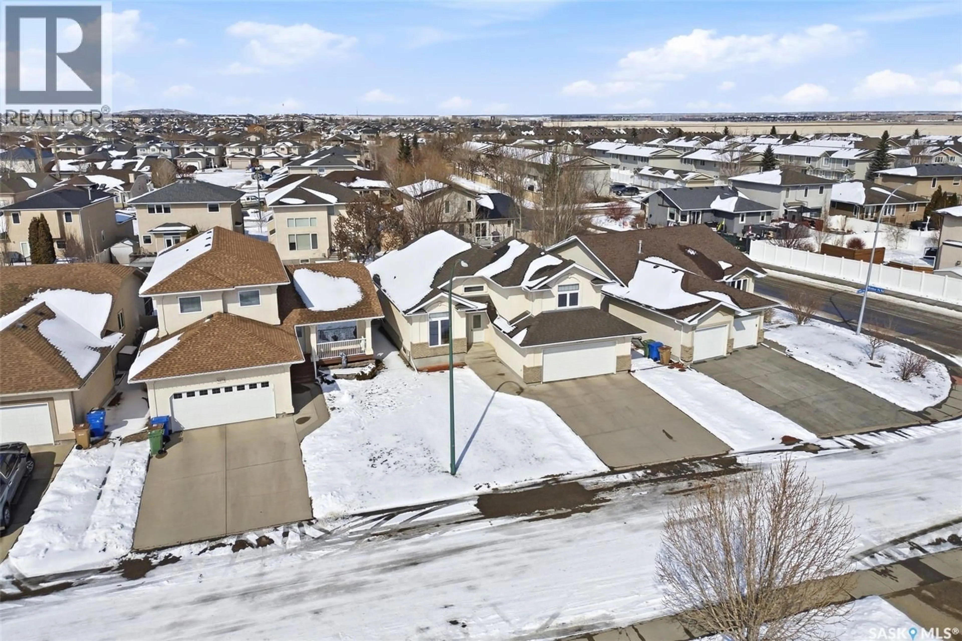A pic from outside/outdoor area/front of a property/back of a property/a pic from drone, street for 3083 ST JAMES CRESCENT, Regina Saskatchewan S4V3A1
