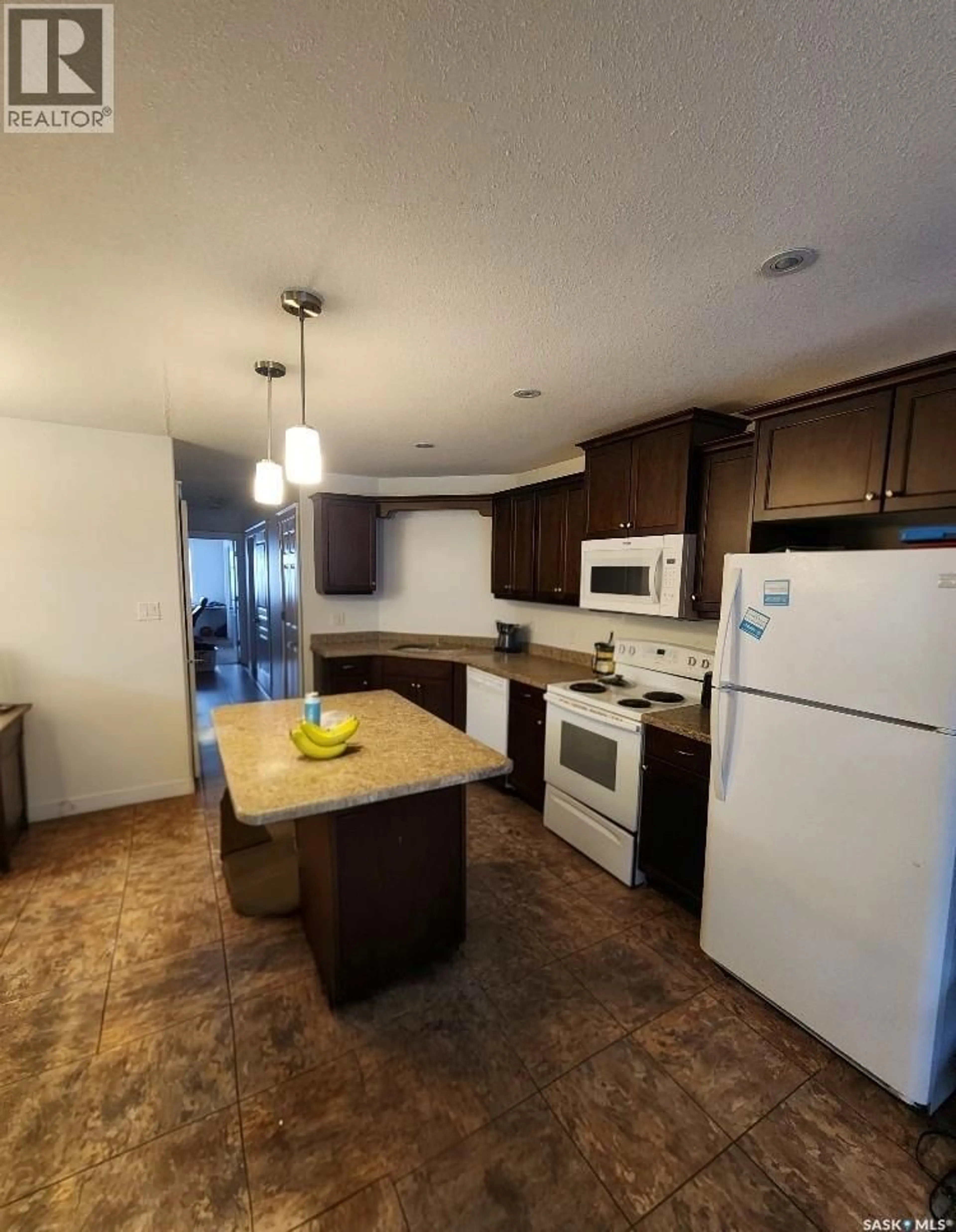 Unknown for 2067 BRODER STREET, Regina Saskatchewan S4N3S3