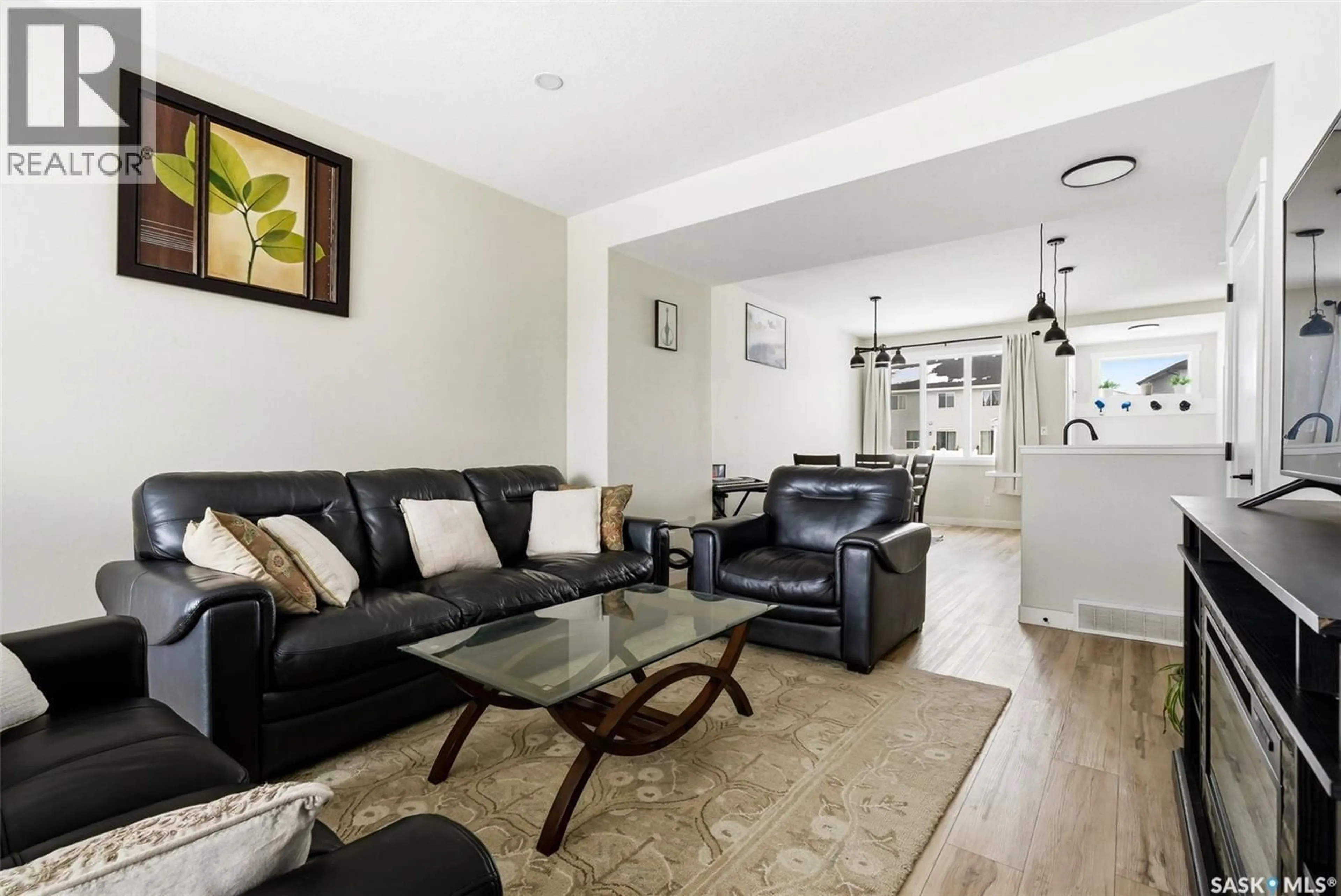 Living room with furniture, unknown for 4736 BUCKINGHAM DRIVE, Regina Saskatchewan S4V3X8