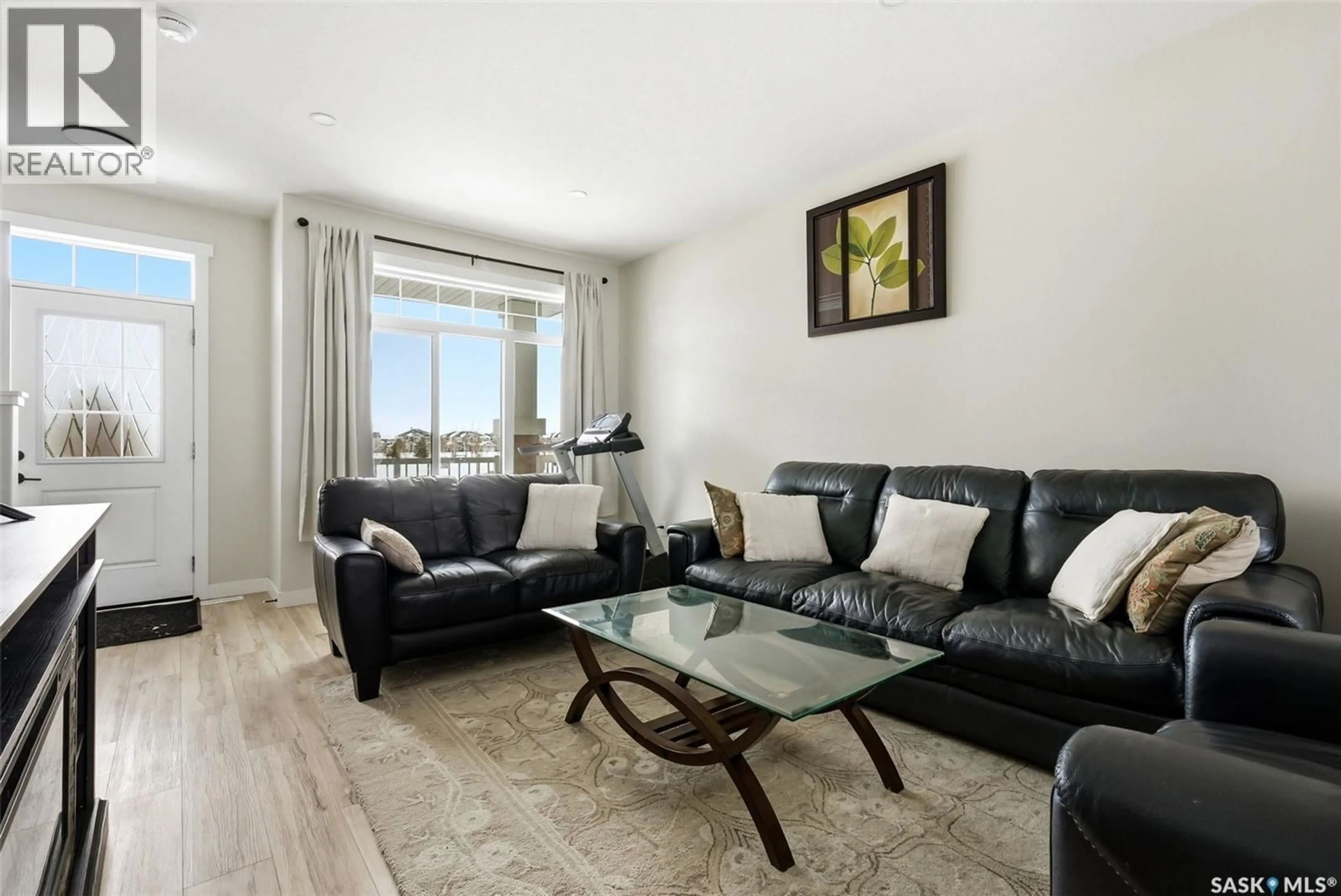 Living room with furniture, unknown for 4736 BUCKINGHAM DRIVE, Regina Saskatchewan S4V3X8