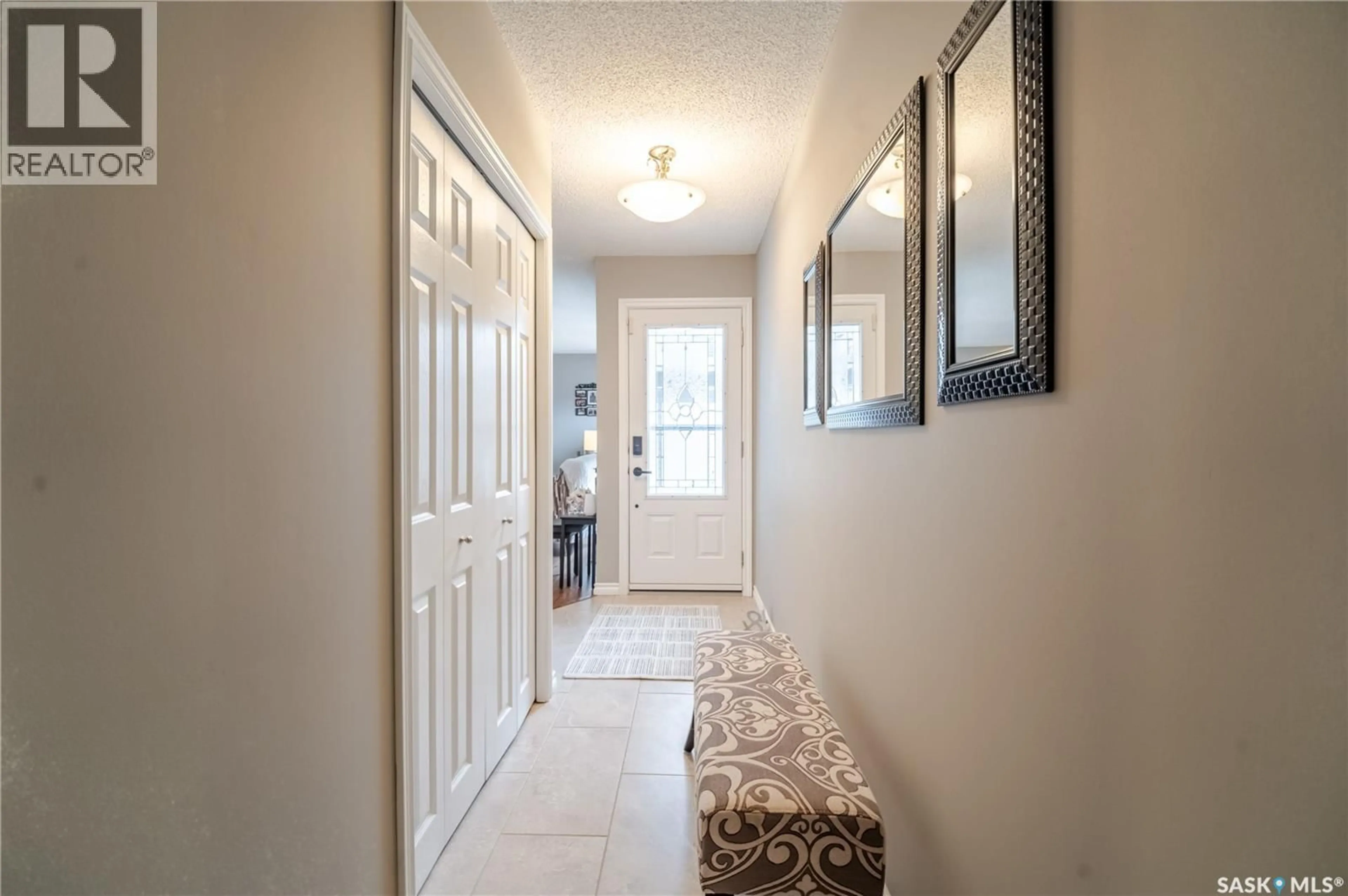 Indoor entryway for 1354 KING CRESCENT, Moose Jaw Saskatchewan S6H3G2