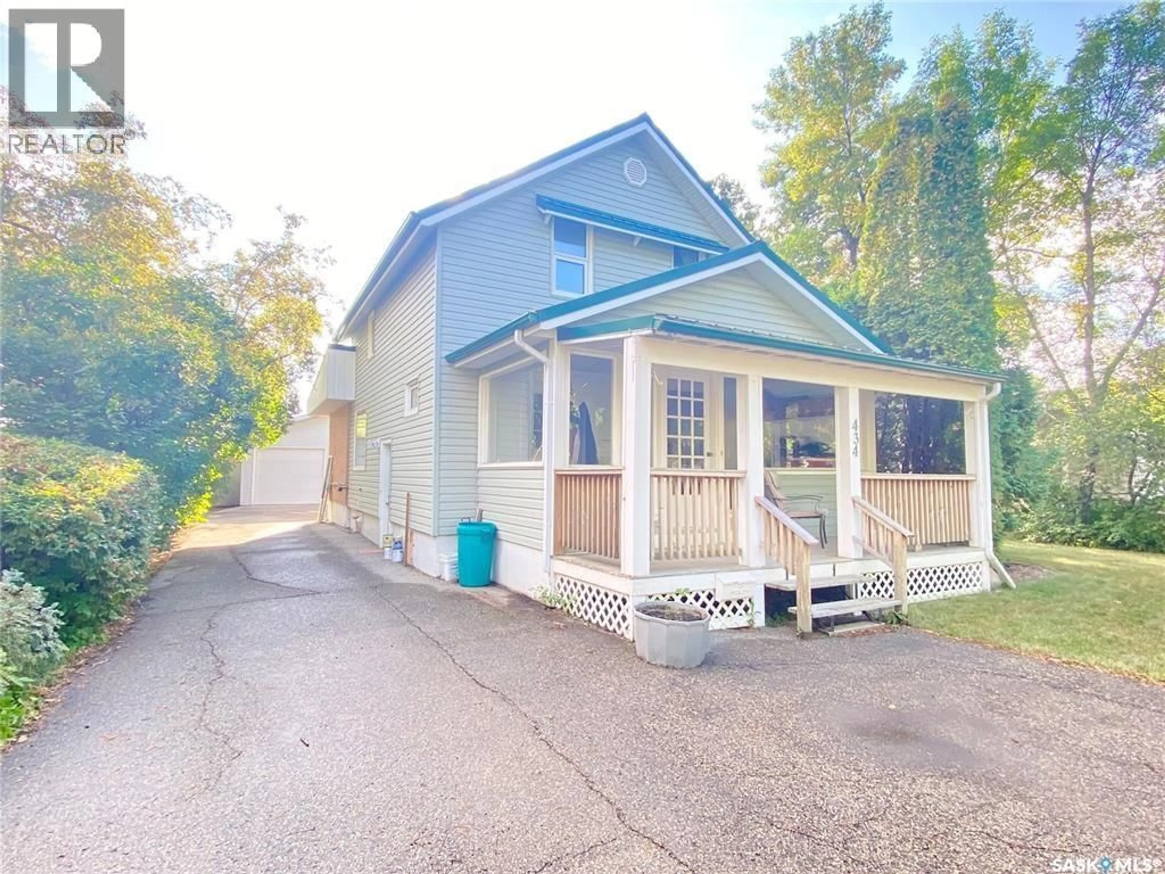 Unknown for 434 2ND STREET, Weyburn Saskatchewan S4H0V5