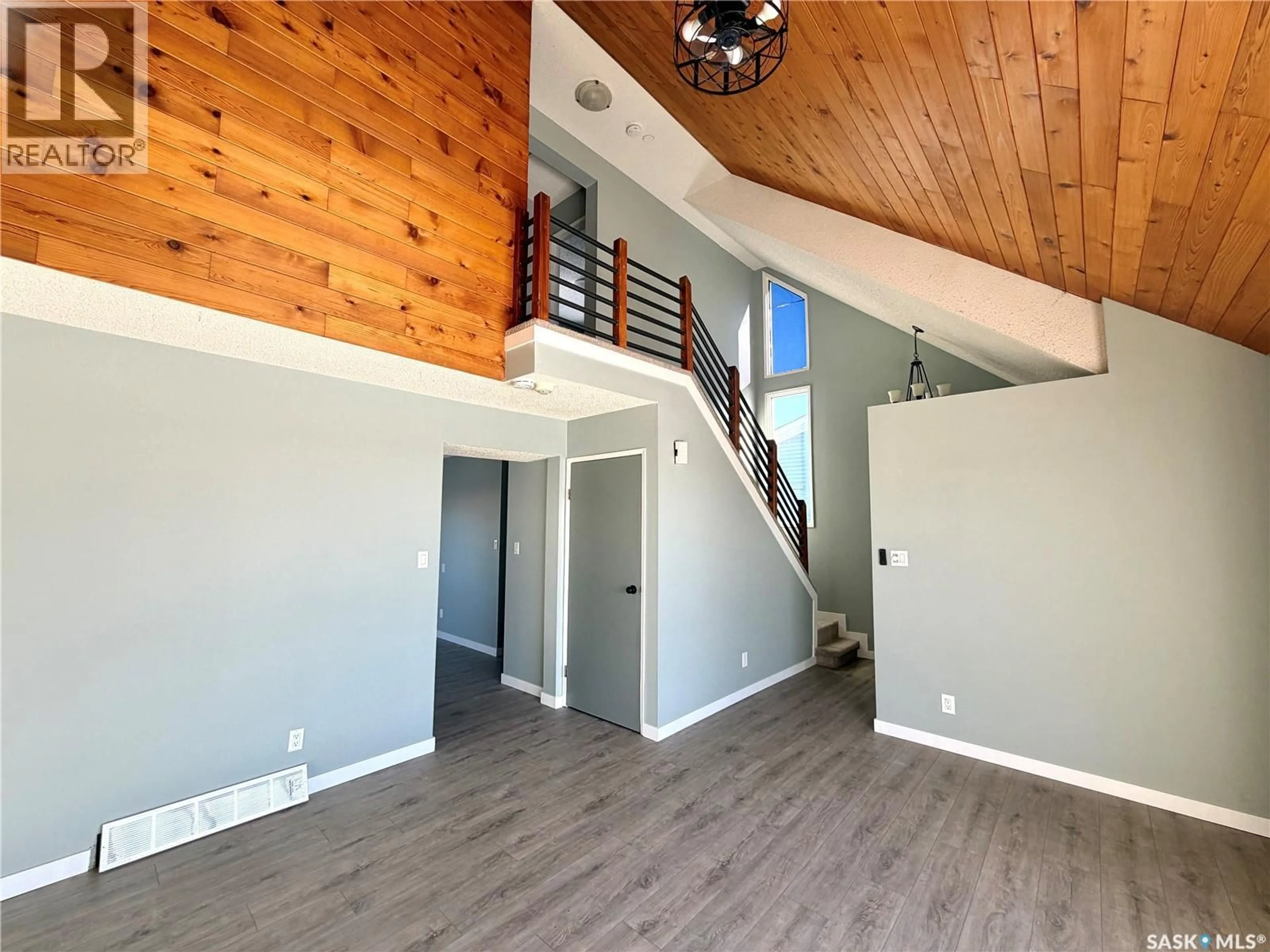 Indoor entryway for 2672 100TH STREET, North Battleford Saskatchewan S9A3Y5