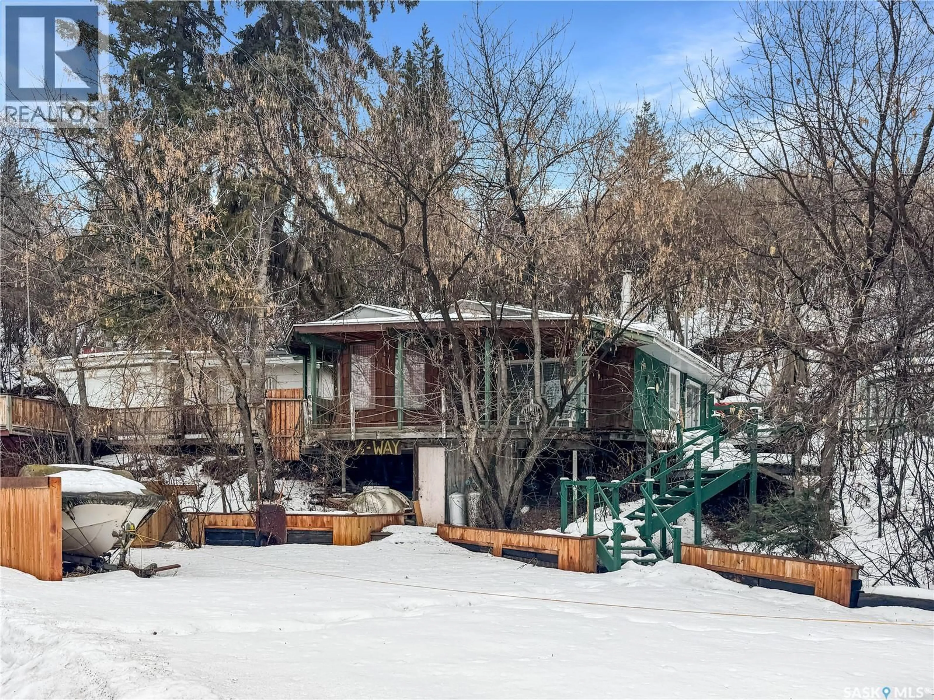 A pic from outside/outdoor area/front of a property/back of a property/a pic from drone, street for 8591 HUNTS COVE CRESCENT, Cochin Saskatchewan S0M0L0