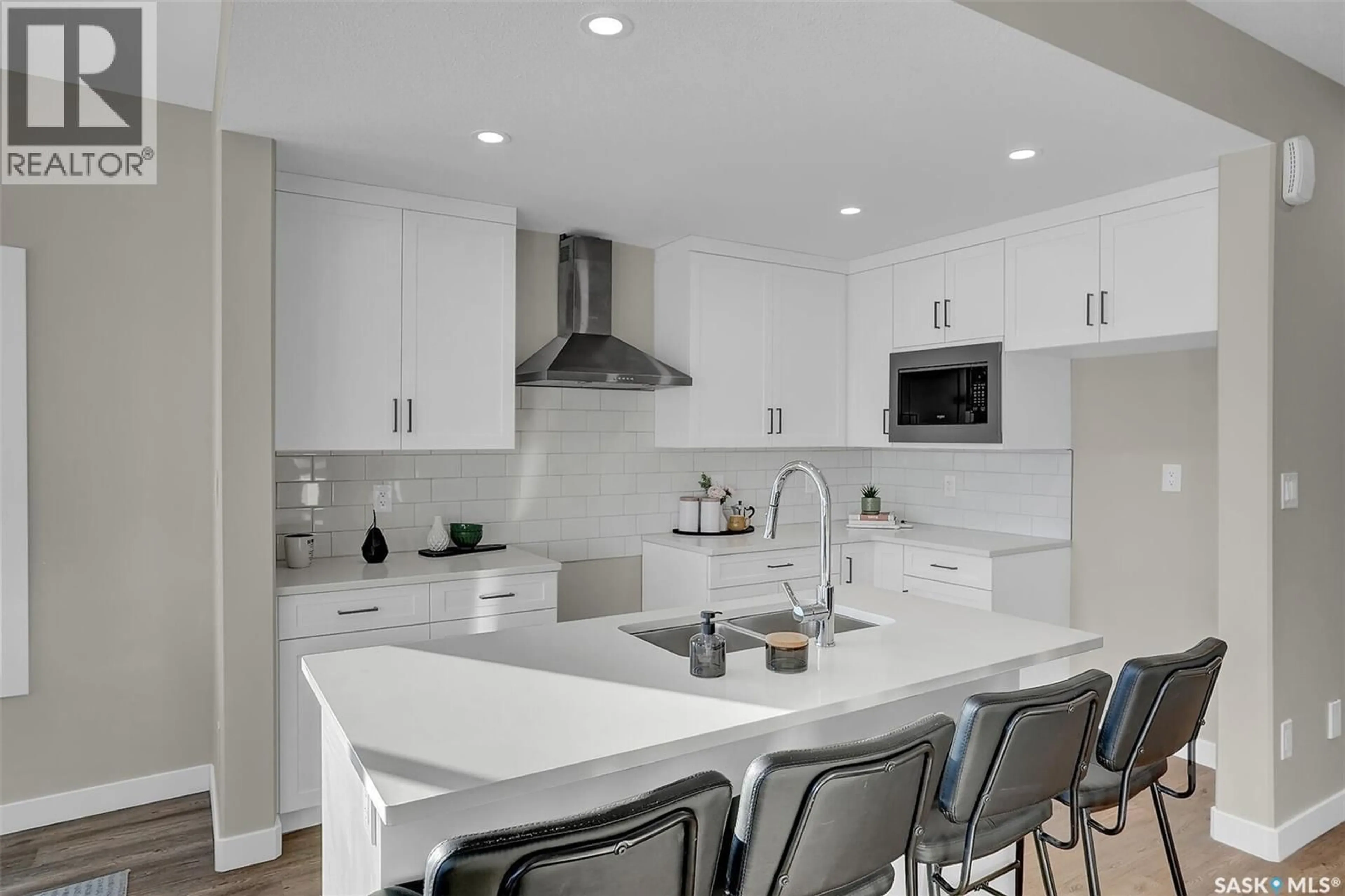 Contemporary kitchen, ceramic/tile floor for 230 KOSTIUK CRESCENT, Saskatoon Saskatchewan S7W0L8