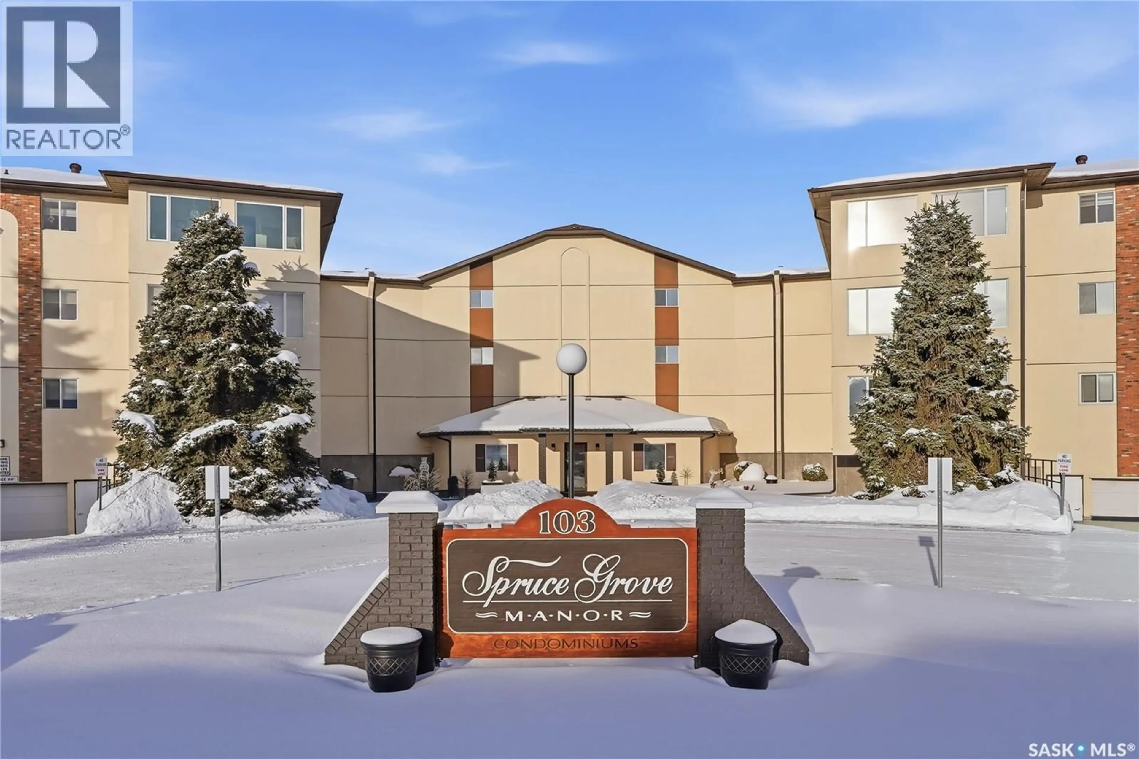 Indoor foyer for 111 103 KEEVIL CRESCENT, Saskatoon Saskatchewan S7N4L9