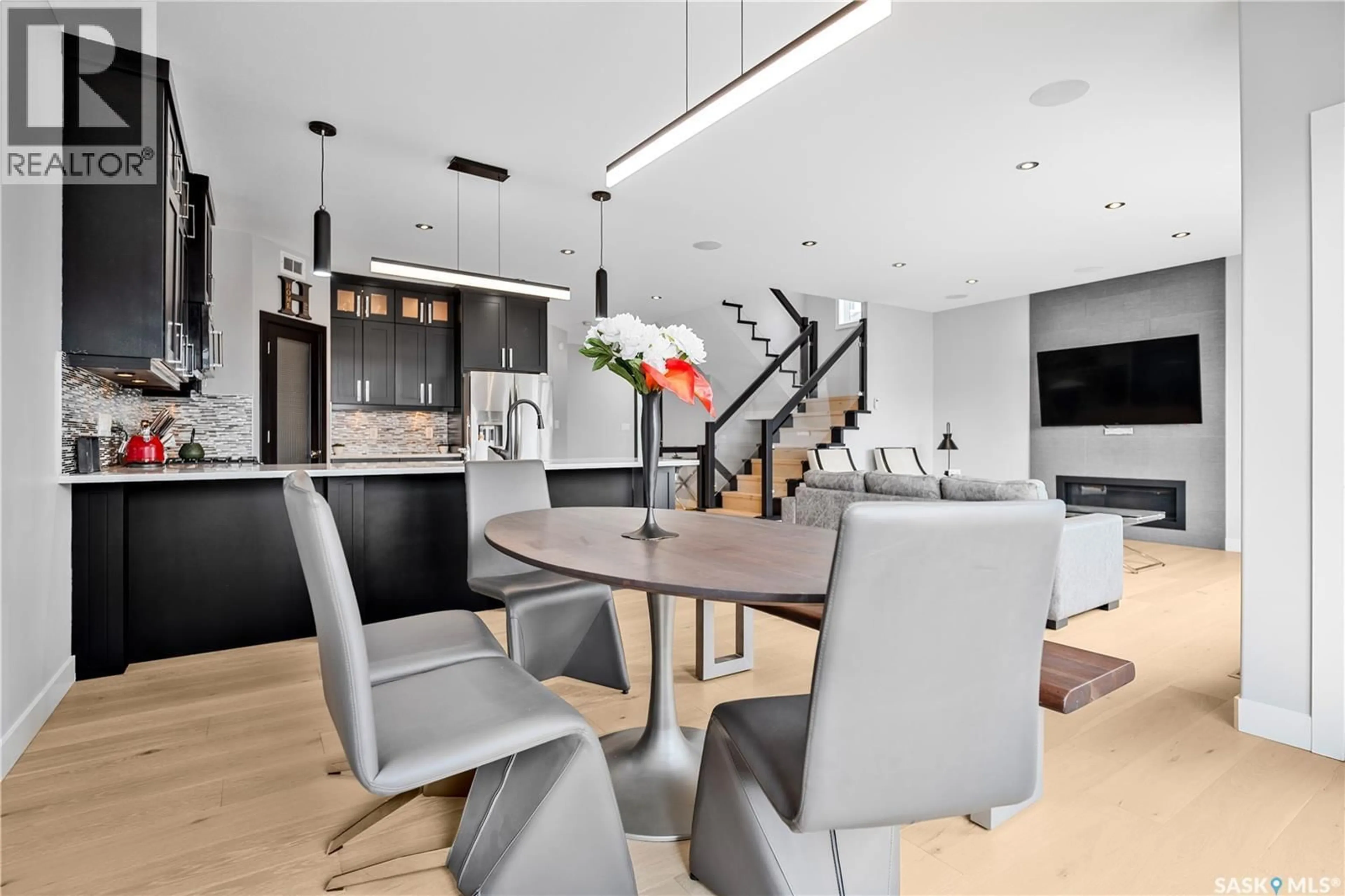 Contemporary kitchen, unknown for 4311 SANDPIPER CRESCENT, Regina Saskatchewan S4V1N3