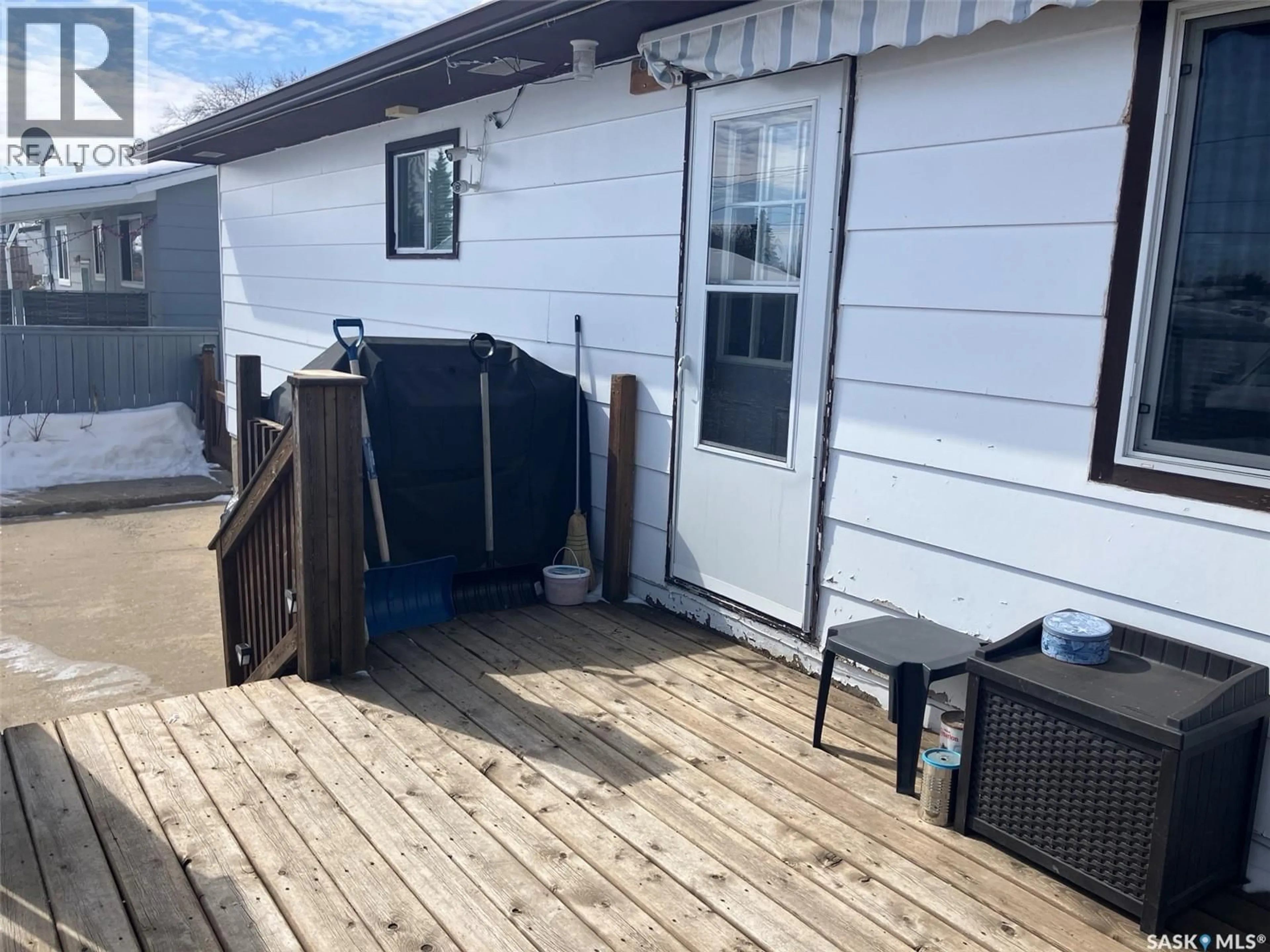 Patio, street for 1103 3RD STREET, Nipawin Saskatchewan S0E1E0