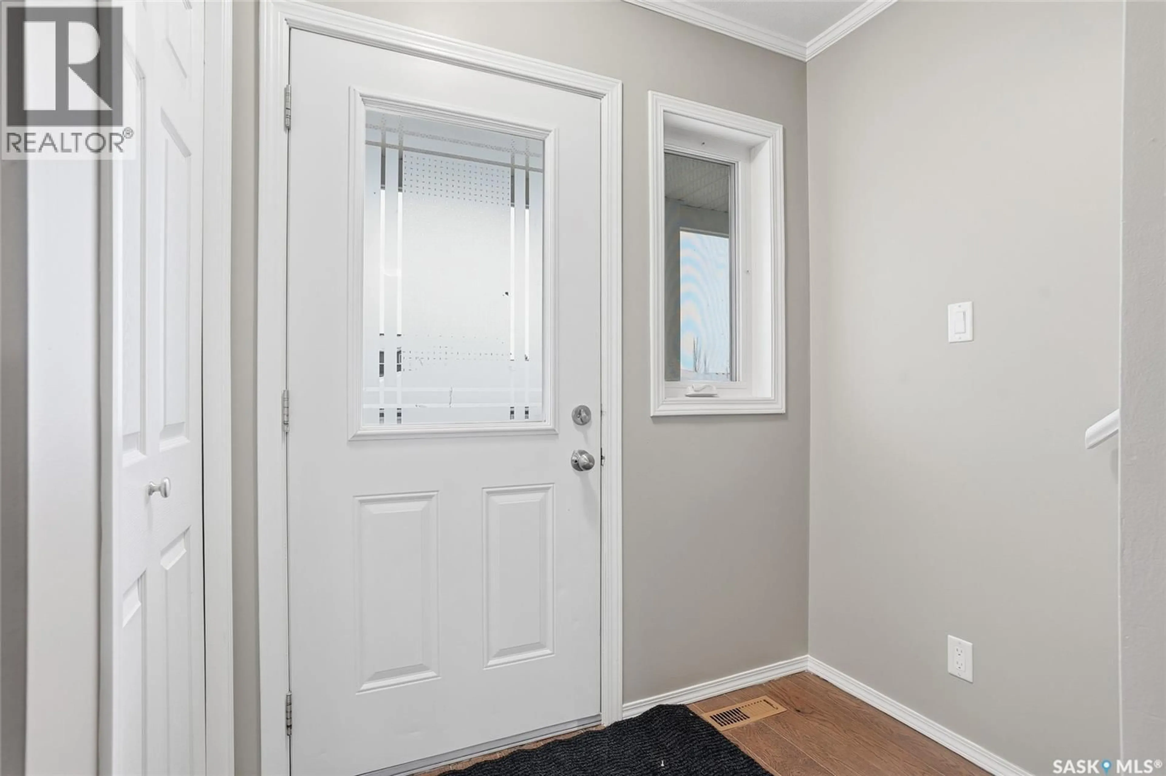 Indoor entryway for 210 - 275 PRINGLE LANE, Saskatoon Saskatchewan S7T0T5