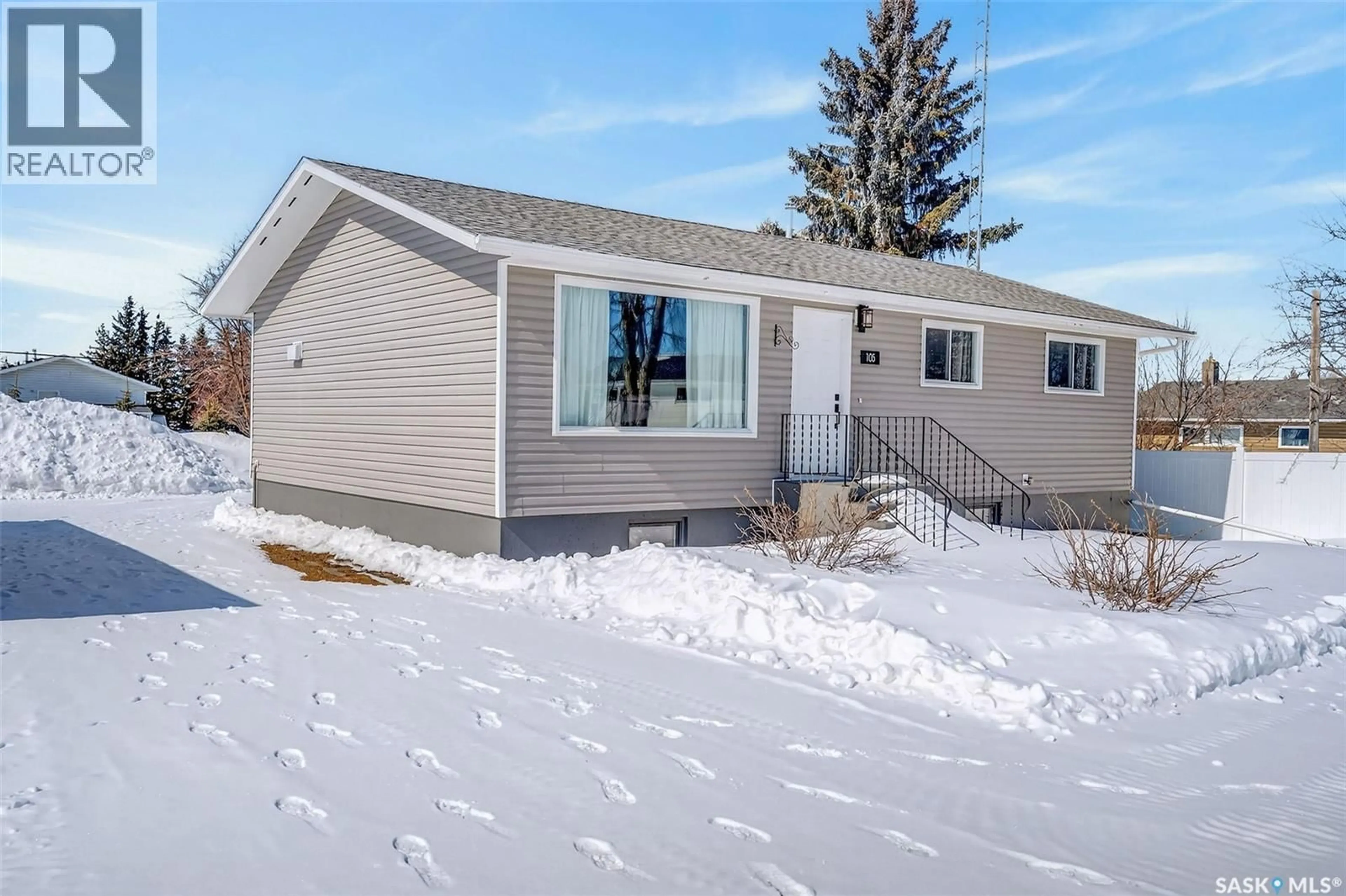 Home with vinyl exterior material, street for 105 4TH AVENUE, St. Brieux Saskatchewan S0K3V0