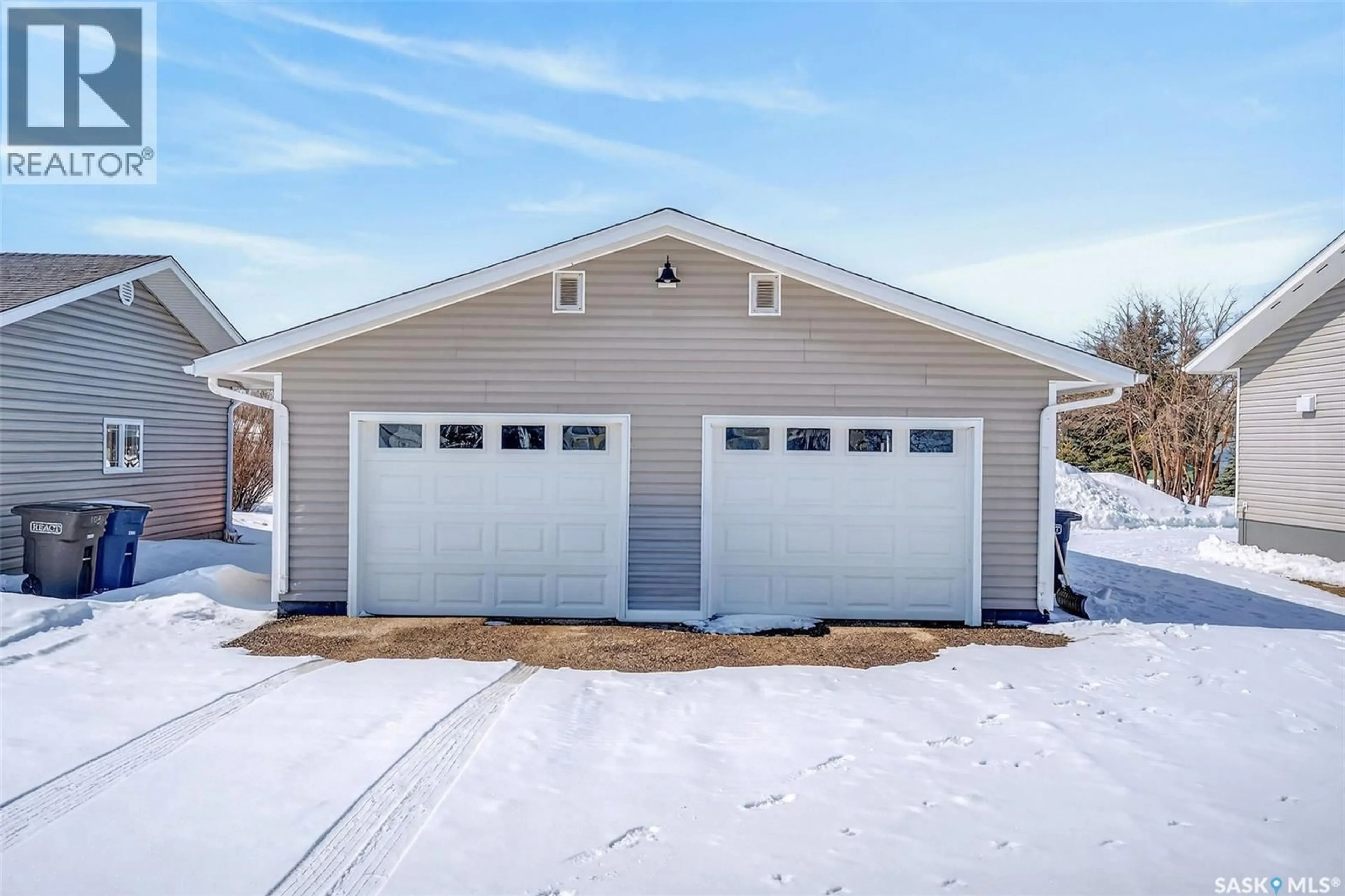 Indoor garage for 105 4TH AVENUE, St. Brieux Saskatchewan S0K3V0