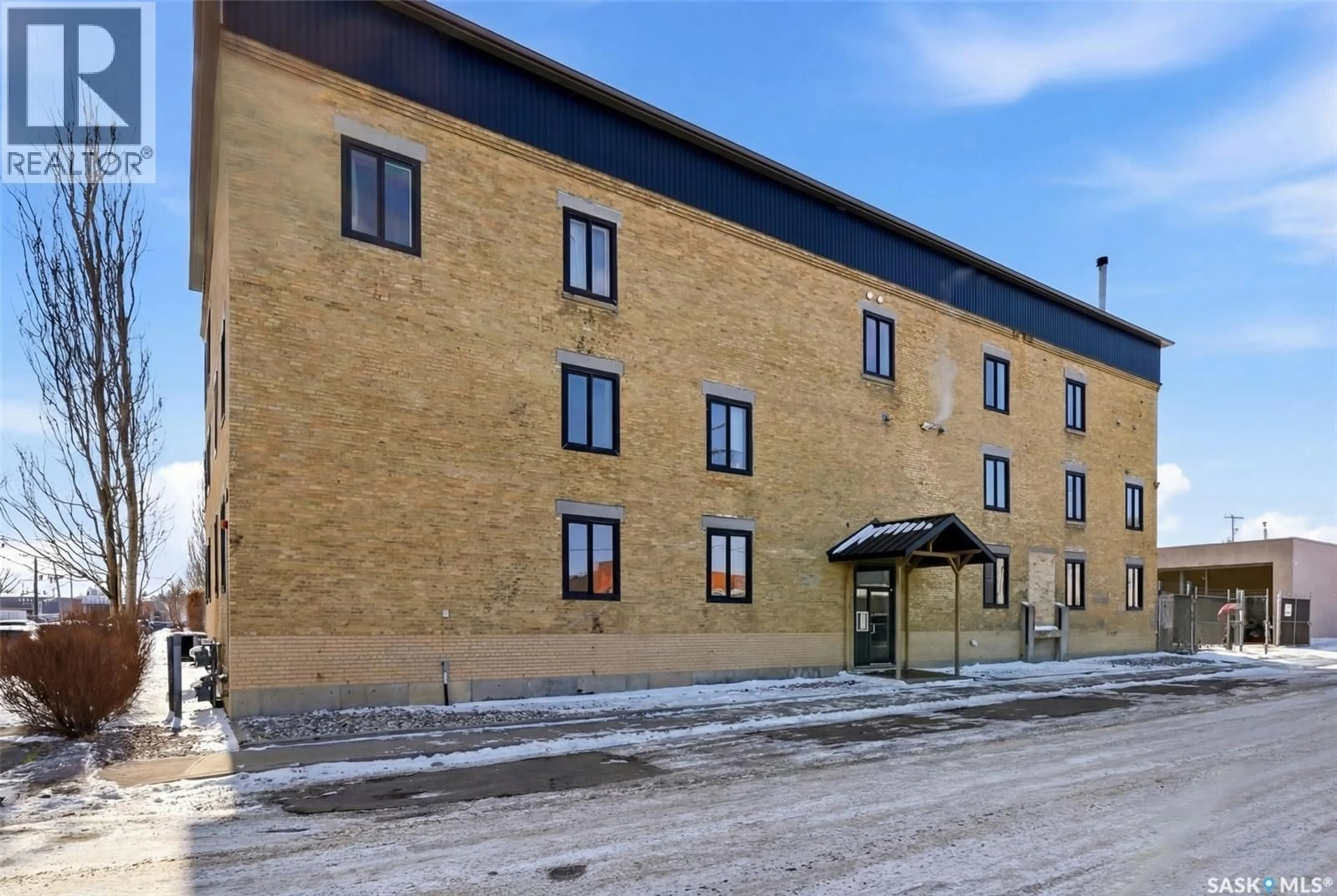 Patio, building for 201 - 1304 HALIFAX STREET, Regina Saskatchewan S4R1V1