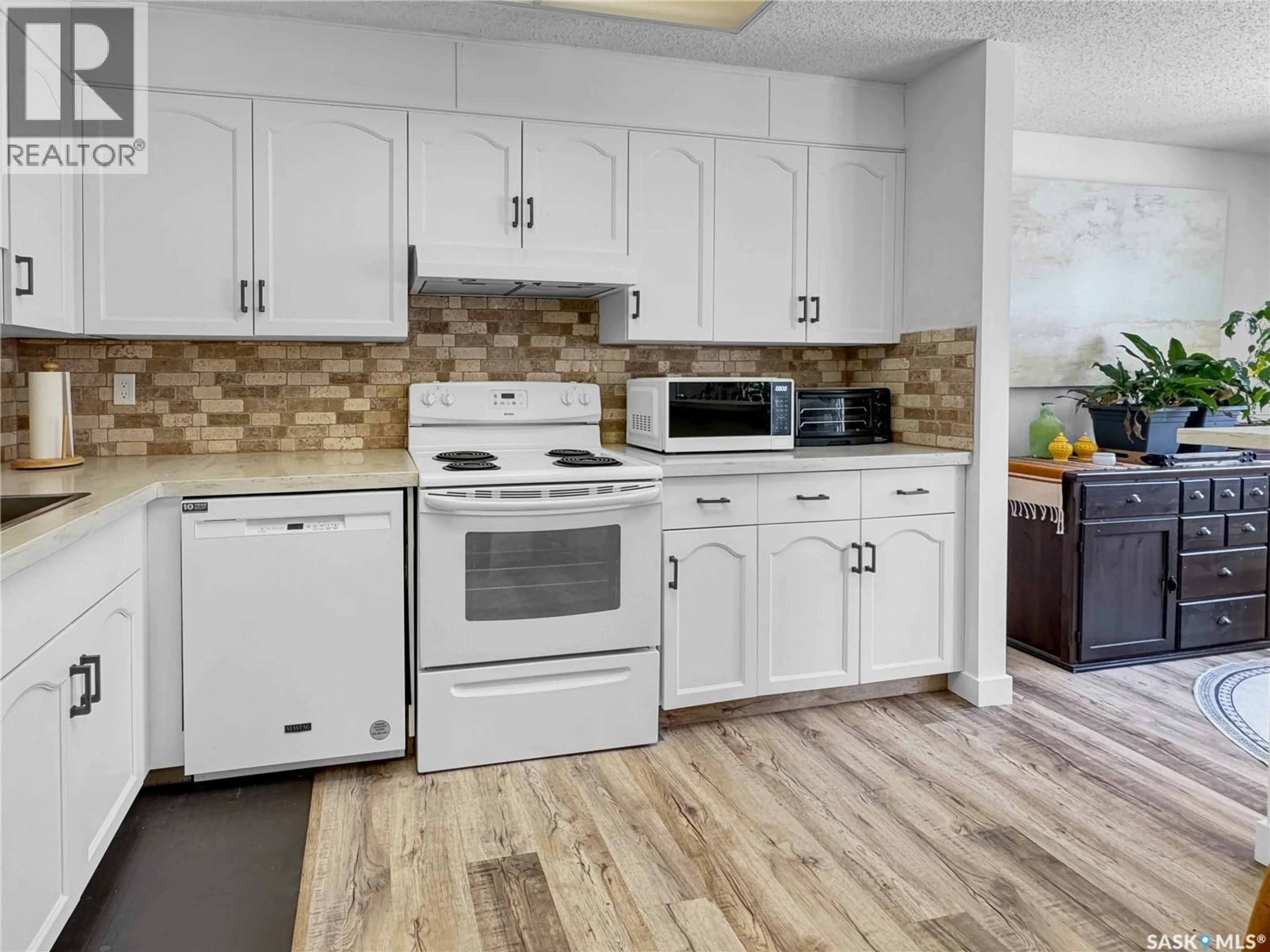 Unknown for 204 - 1452 102ND STREET, North Battleford Saskatchewan S9A1G7