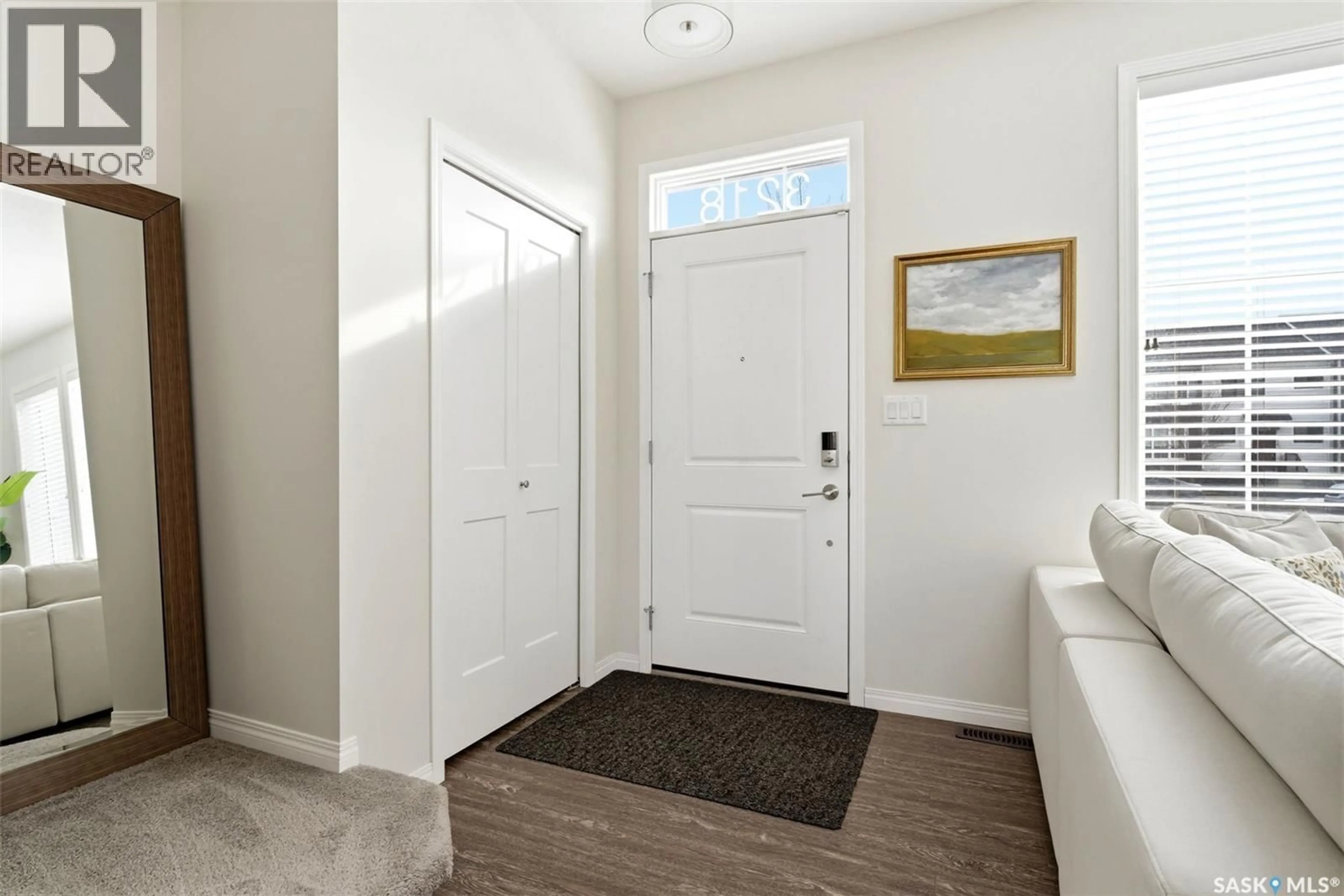 Indoor entryway for 3218 CHUKA BOULEVARD, Regina Saskatchewan S4V3S6