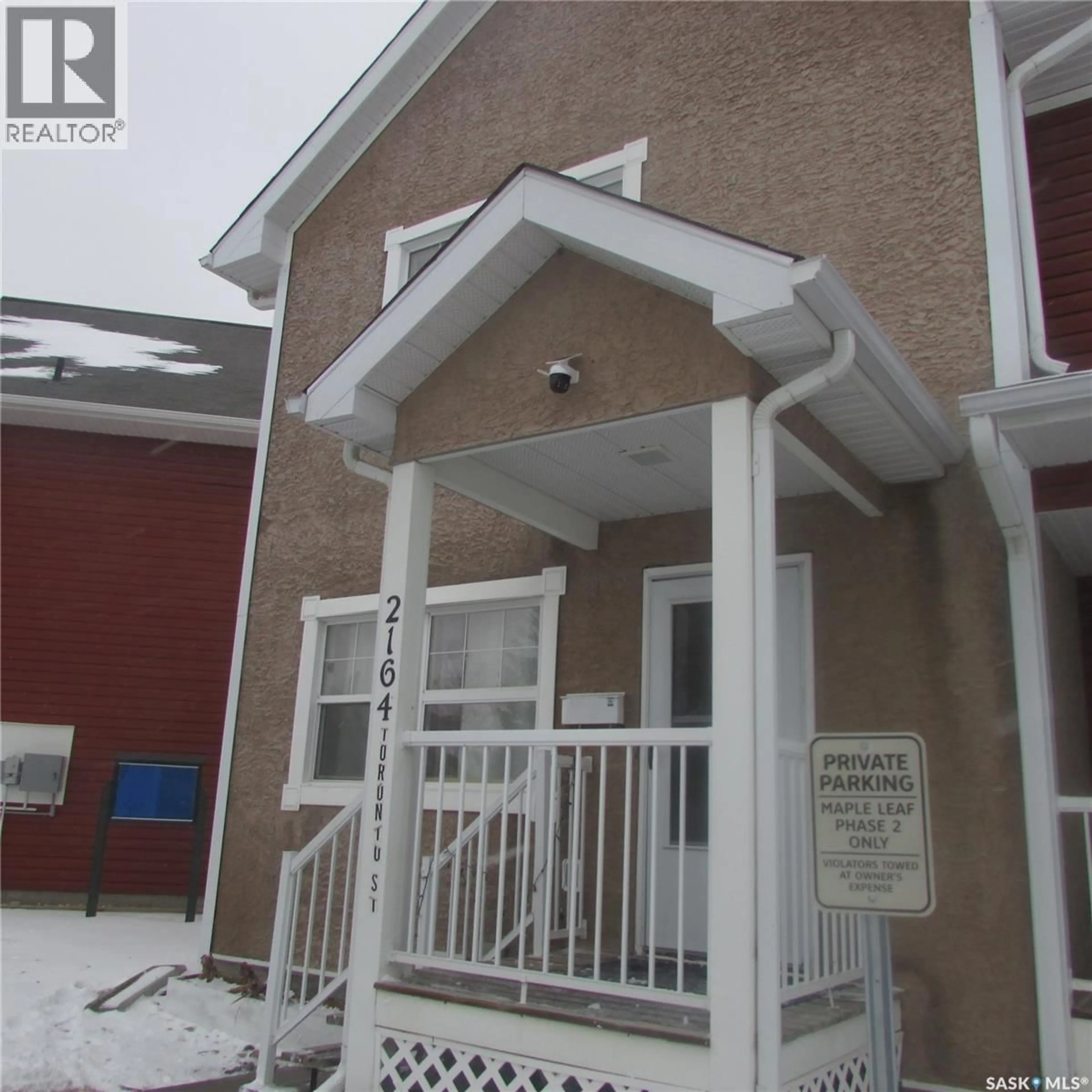 Indoor foyer for 2164 TORONTO STREET, Regina Saskatchewan S4P0B8