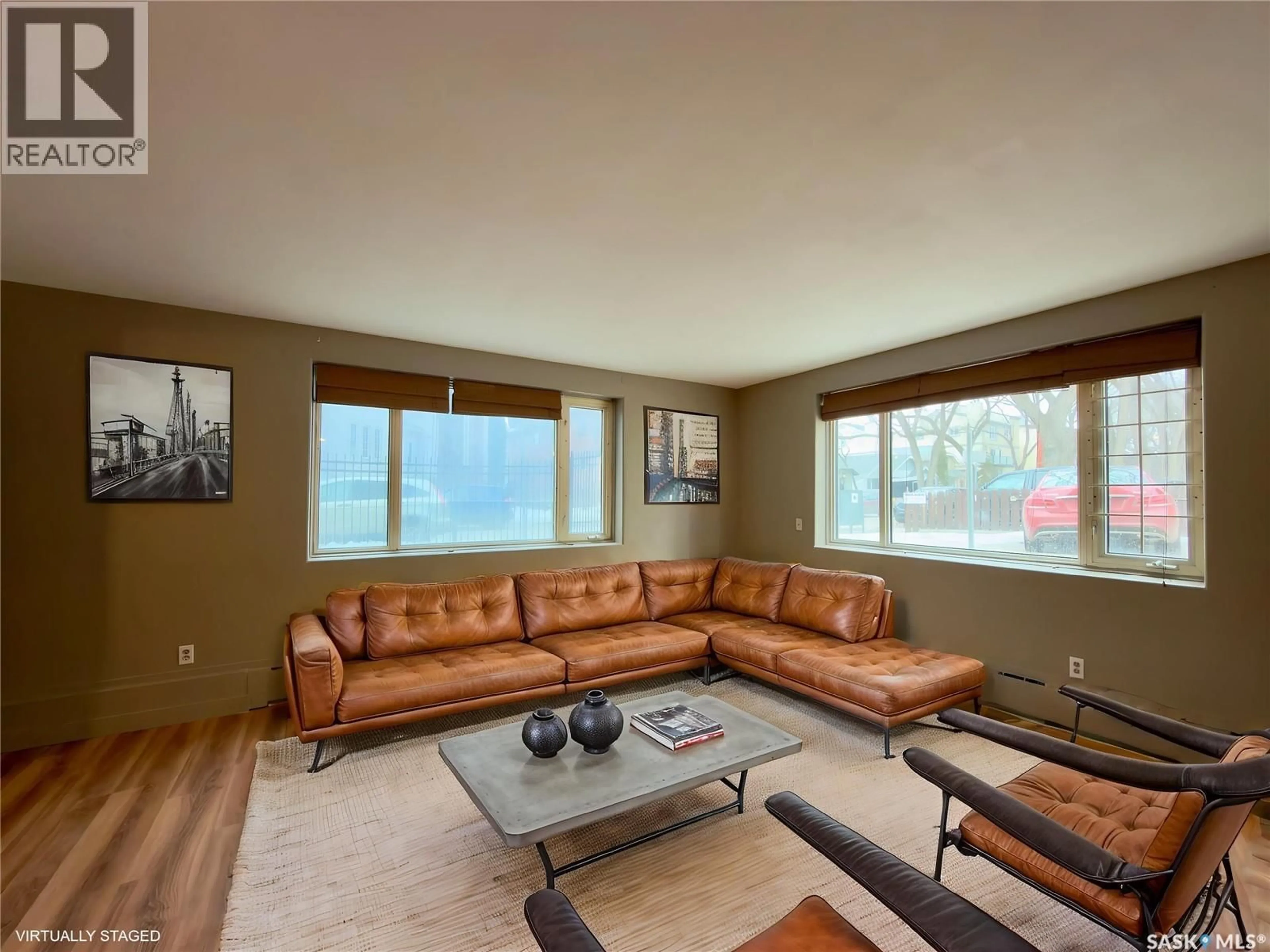 Living room with furniture, unknown for 2 400 4TH AVENUE, Saskatoon Saskatchewan S7K0R3