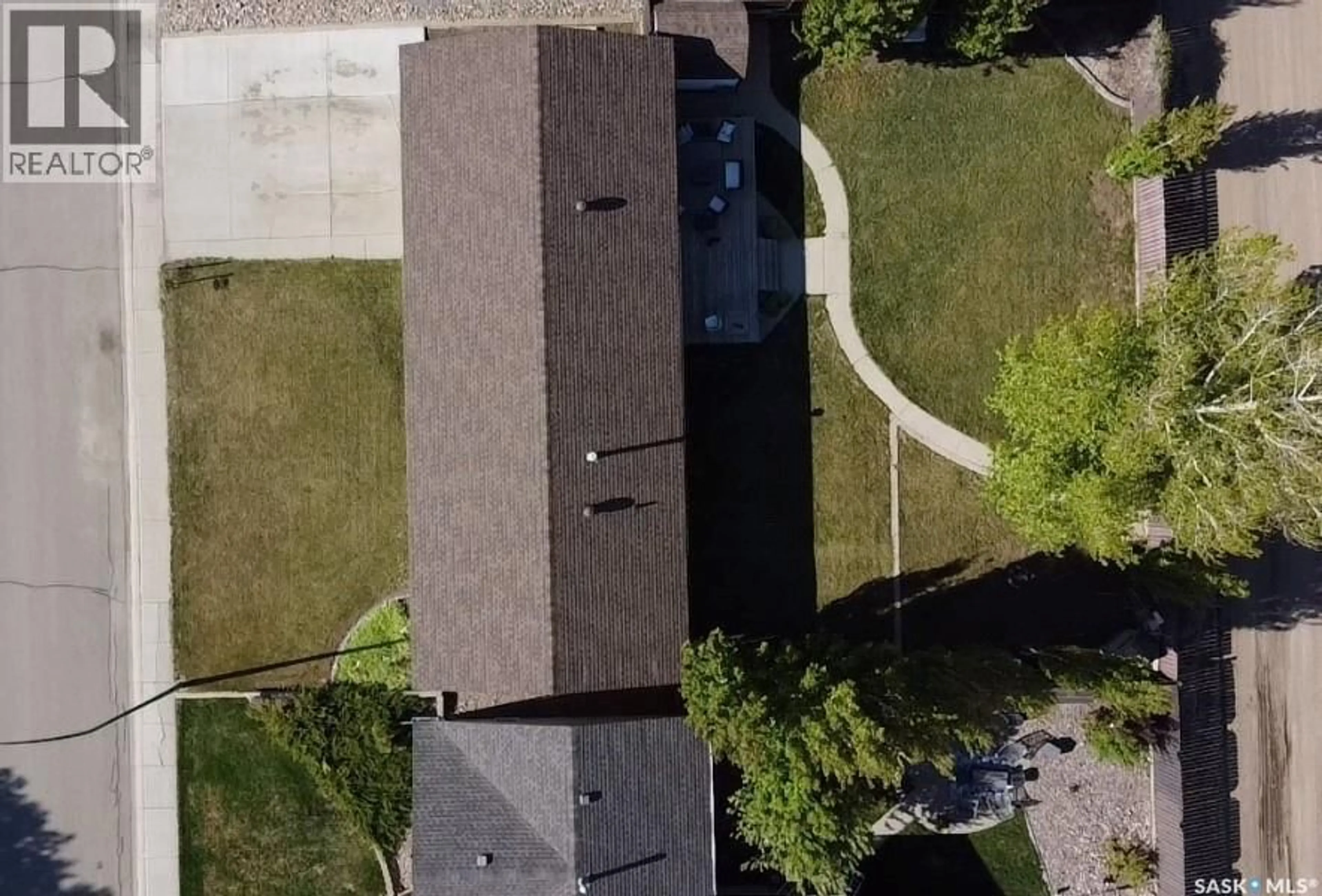 A pic from outside/outdoor area/front of a property/back of a property/a pic from drone, street for 5034 MIRROR DRIVE, Macklin Saskatchewan S0L2S0