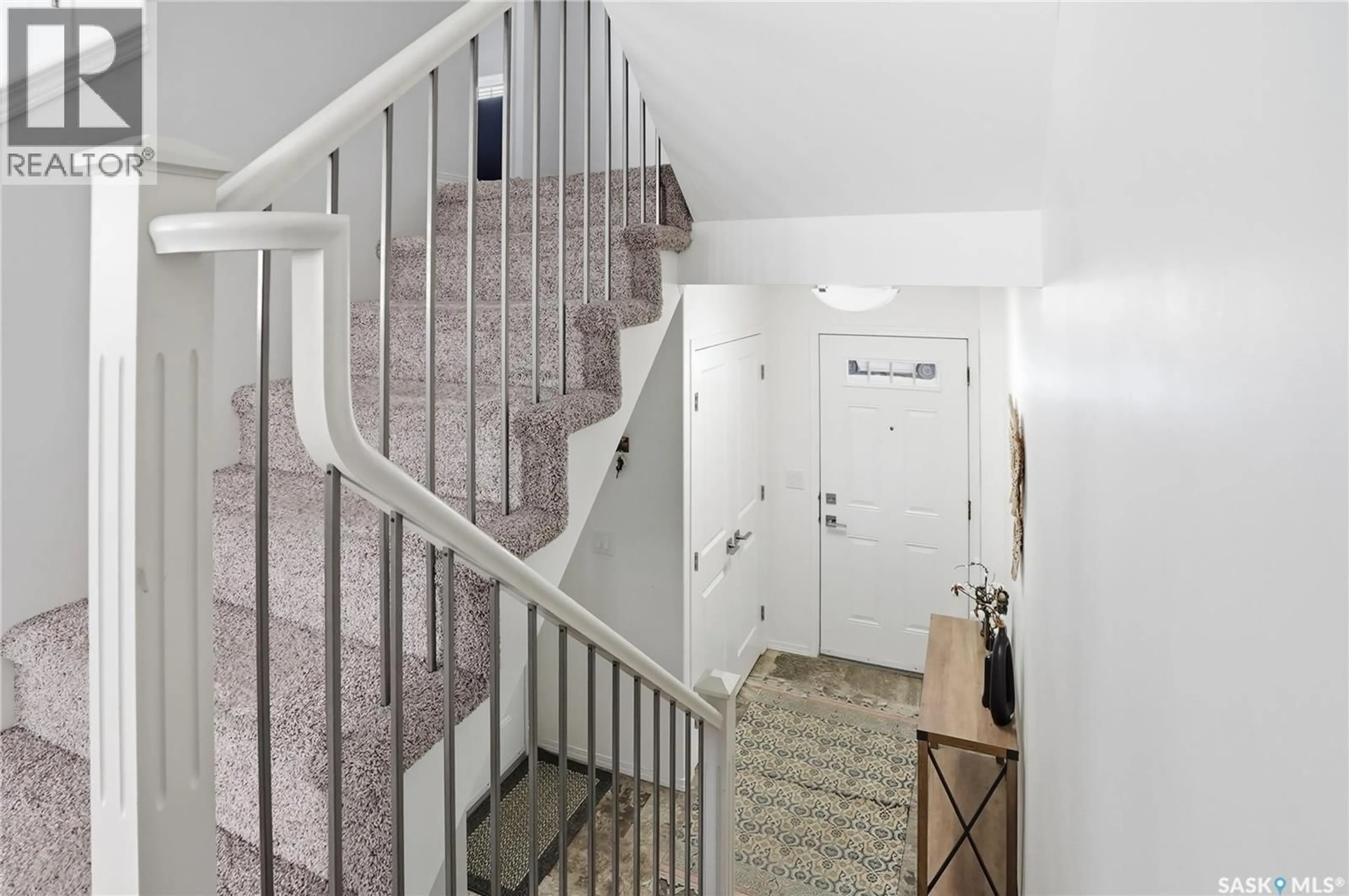 Stairs for 223 EATON CRESCENT, Saskatoon Saskatchewan S7V0H4