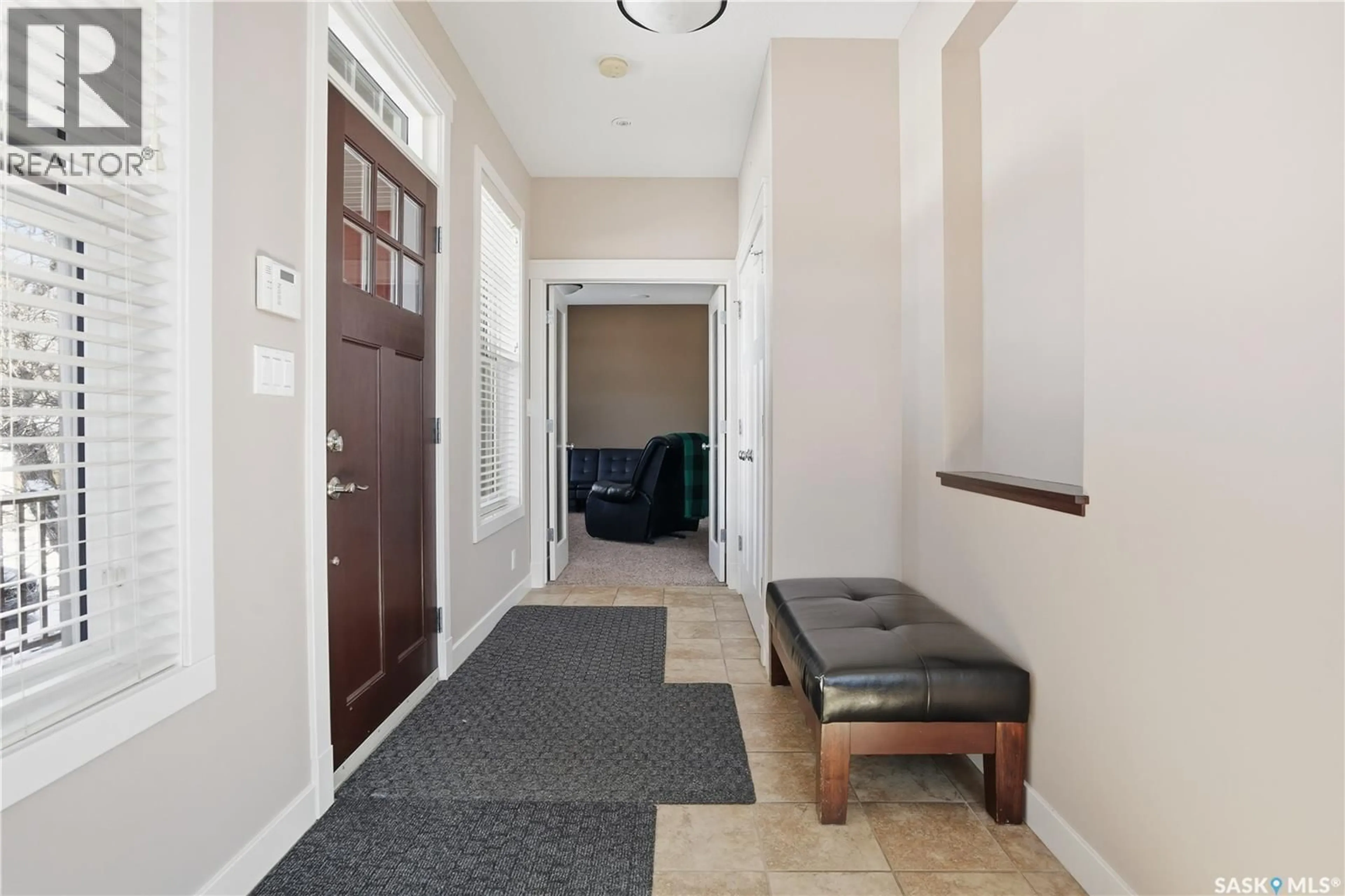 Indoor entryway for 3229 18TH AVENUE, Regina Saskatchewan S4T1W9