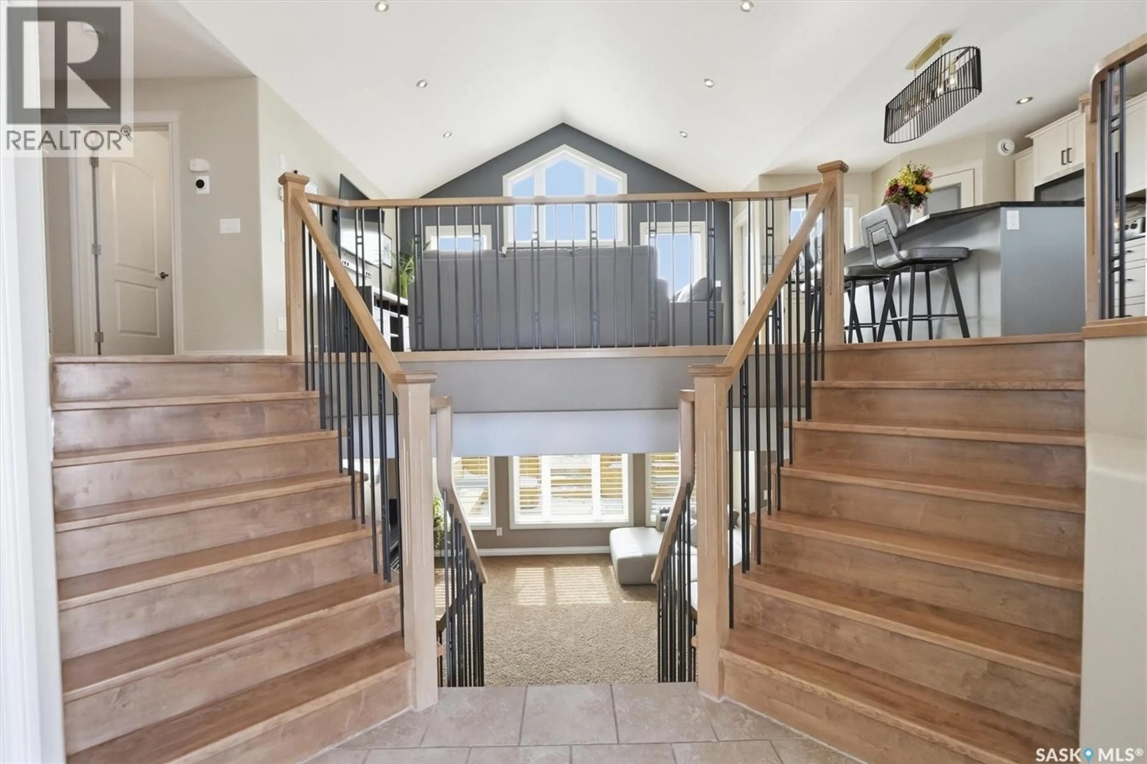 Indoor foyer for 611 CEDAR AVENUE, Dalmeny Saskatchewan S0K1E0