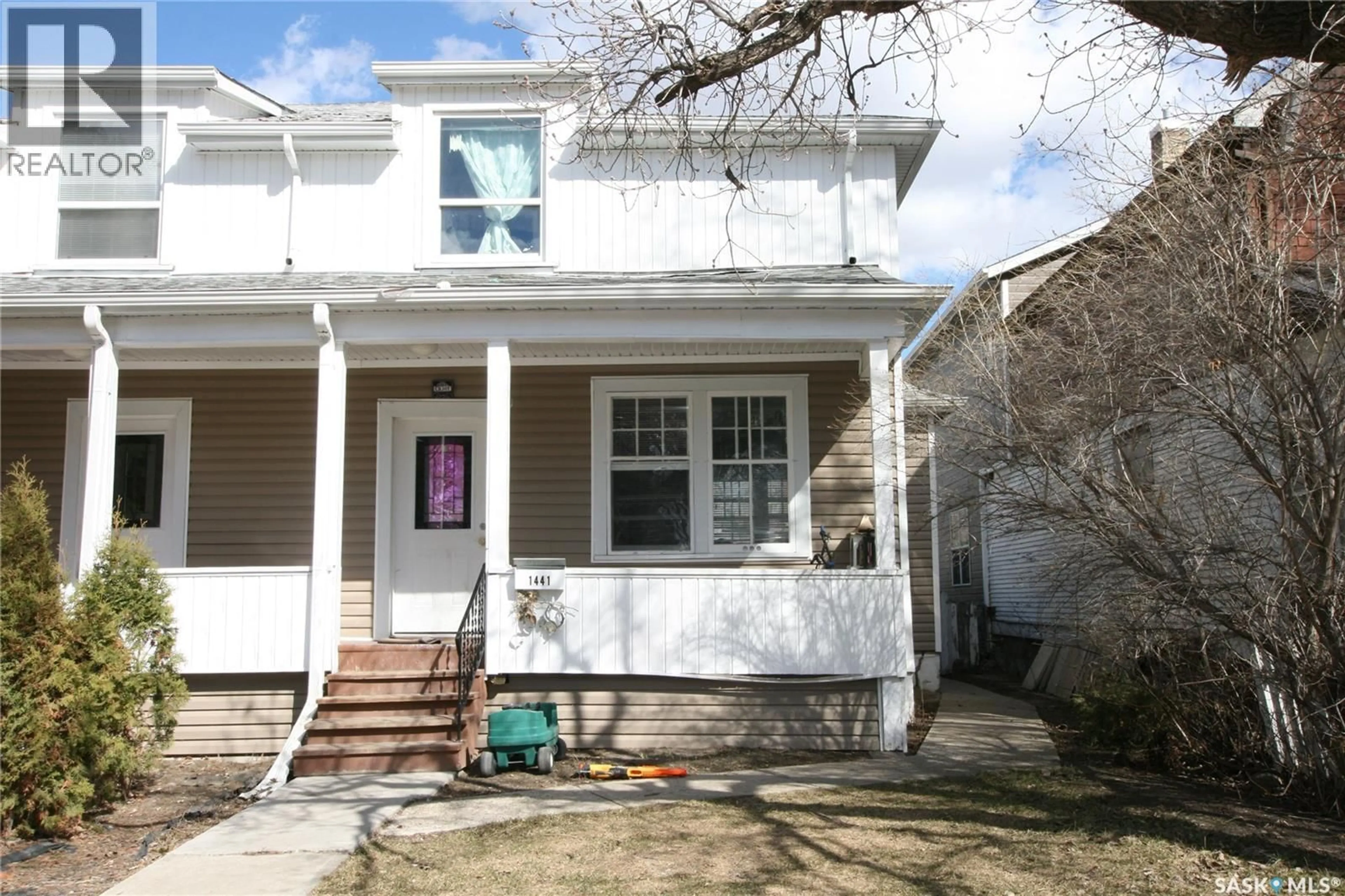 Home with vinyl exterior material, street for 1441 ARGYLE STREET, Regina Saskatchewan S4T3S2