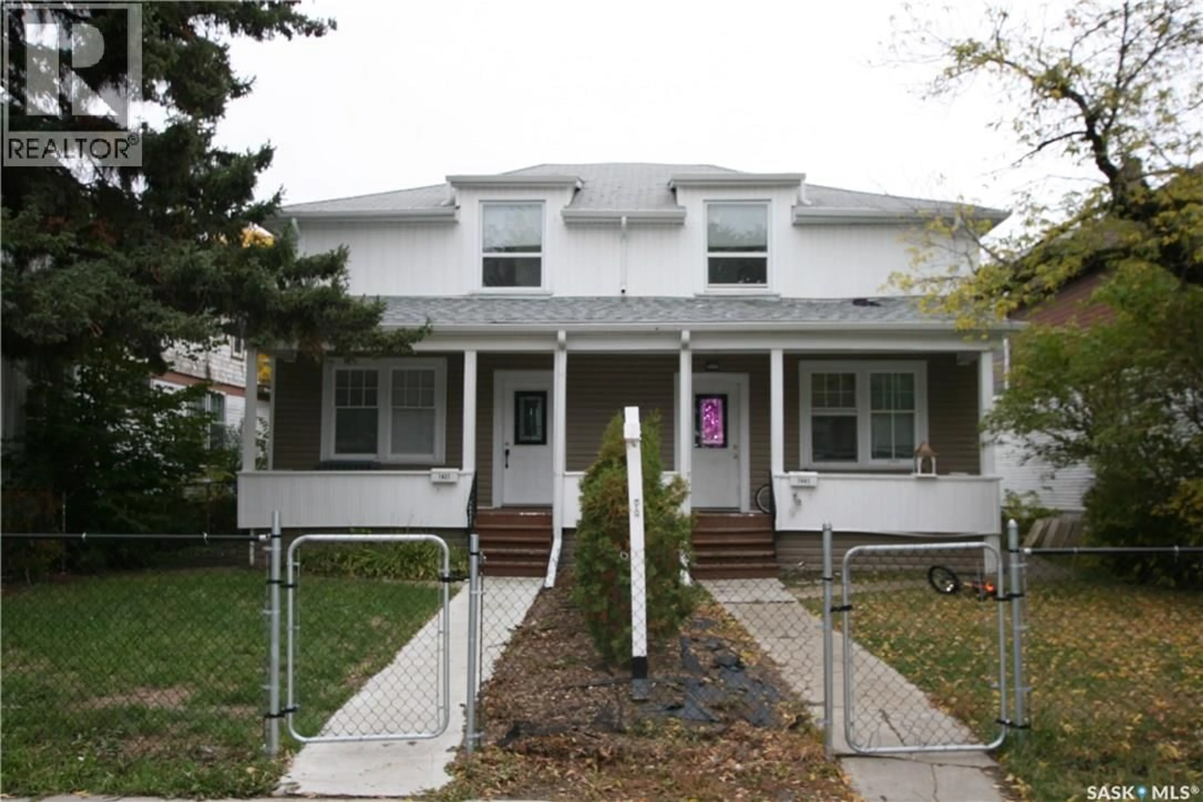 Home with vinyl exterior material, street for 1441 ARGYLE STREET, Regina Saskatchewan S4T3S2