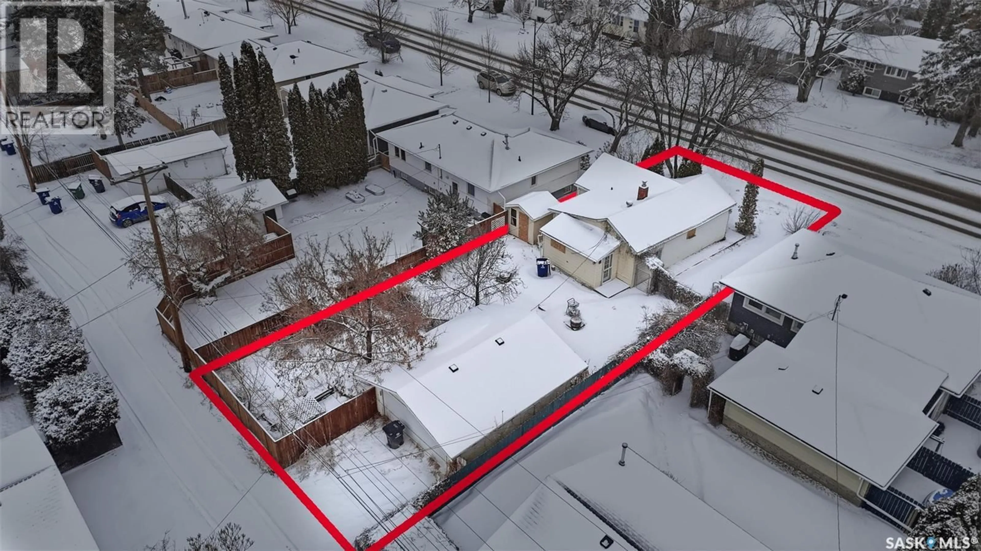 A pic from outside/outdoor area/front of a property/back of a property/a pic from drone, street for 1414 CUMBERLAND AVENUE, Saskatoon Saskatchewan S7H2M1