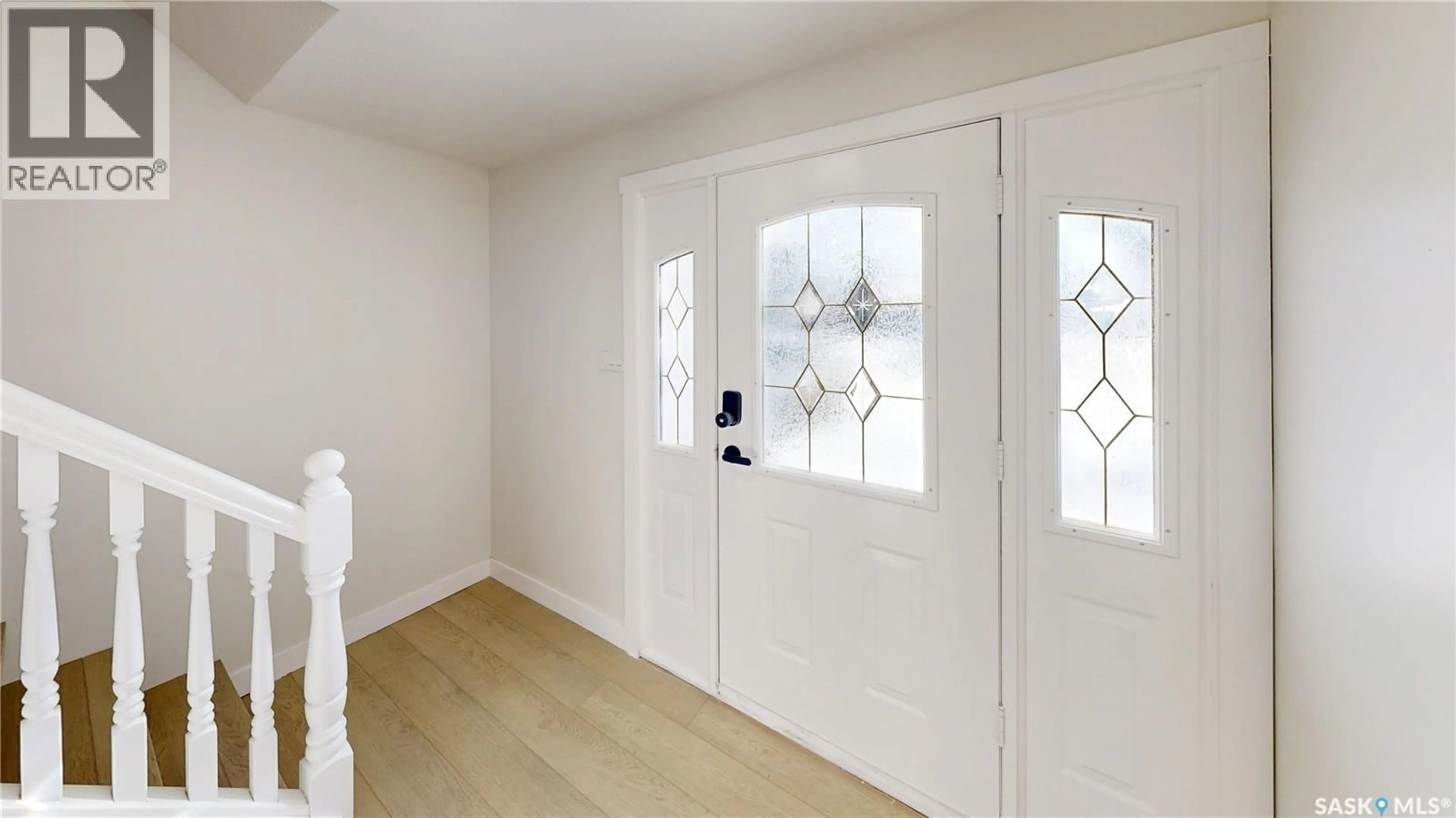 Indoor entryway for 3022 LACON STREET, Regina Saskatchewan S4N2A8