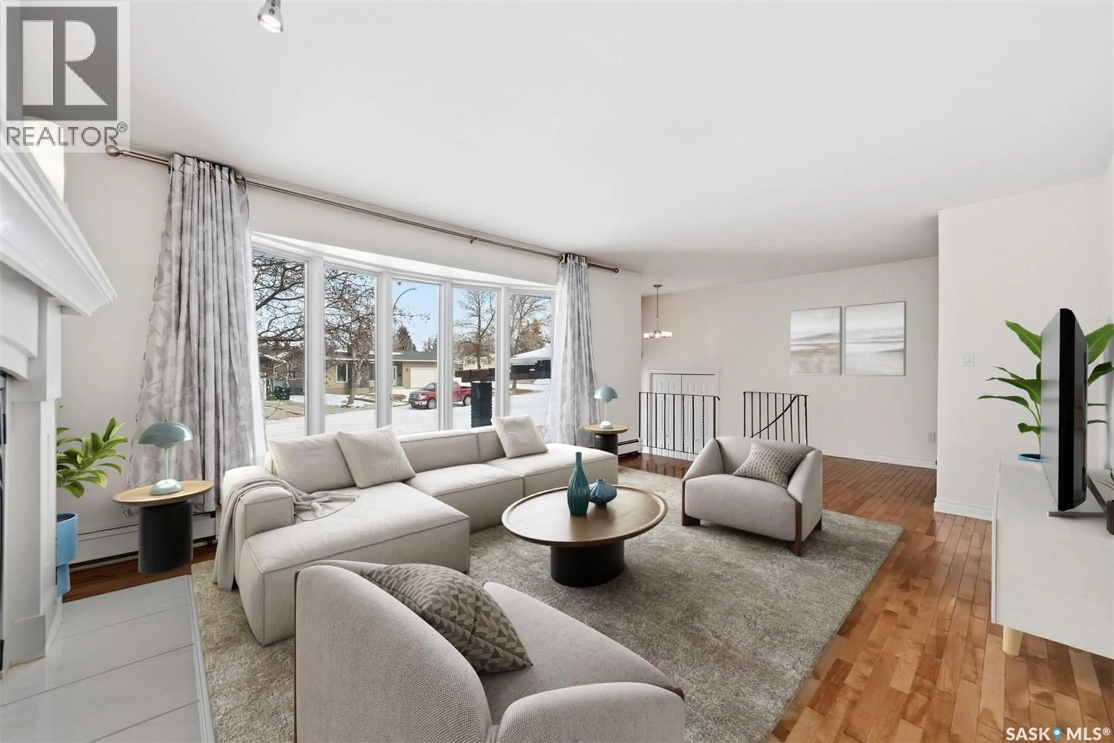 Living room with furniture, unknown for 419 CHITEK CRESCENT, Saskatoon Saskatchewan S7K5C1