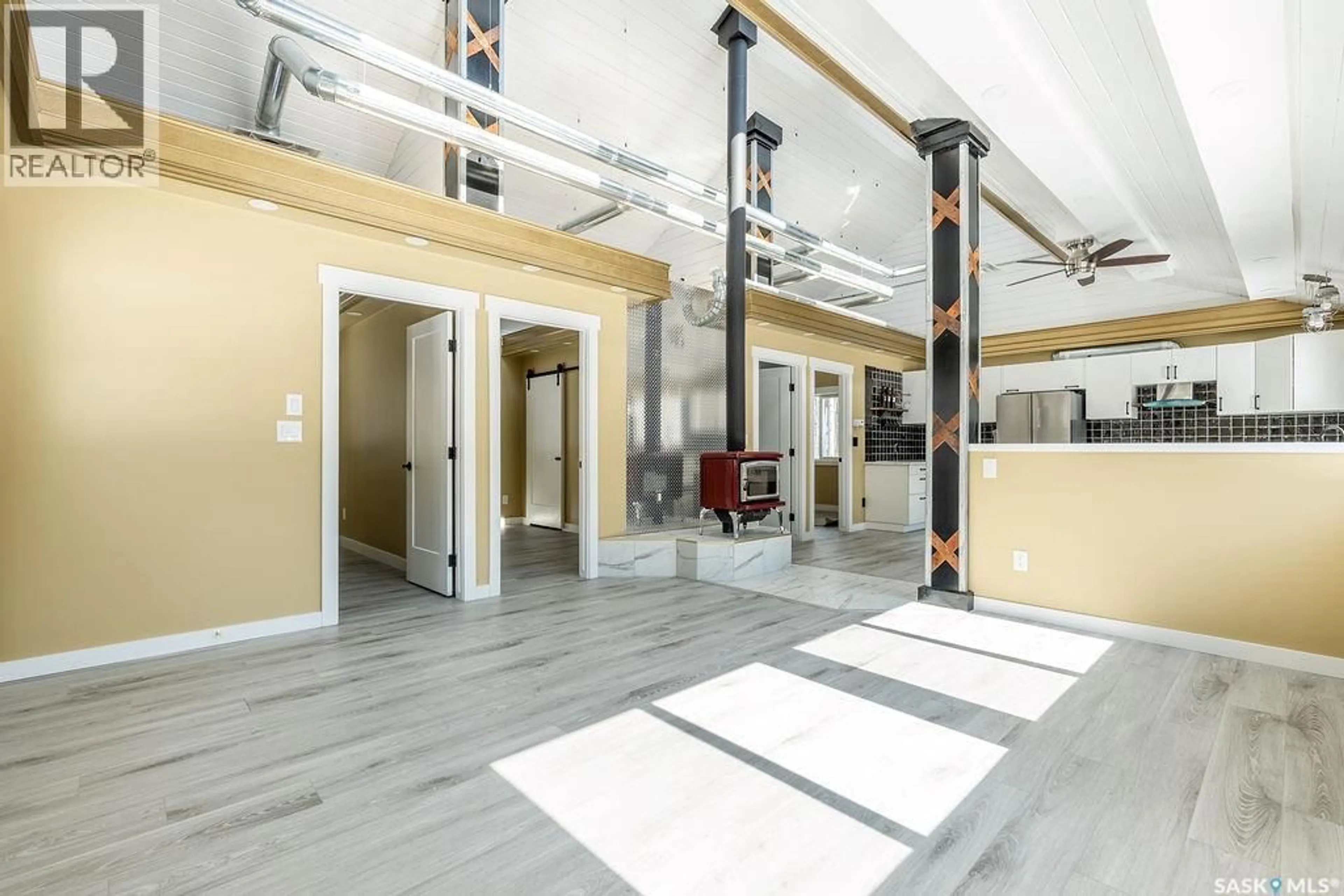 Indoor foyer for 1 MAY BAY, Big River Rm No. 555 Saskatchewan S0J0E0