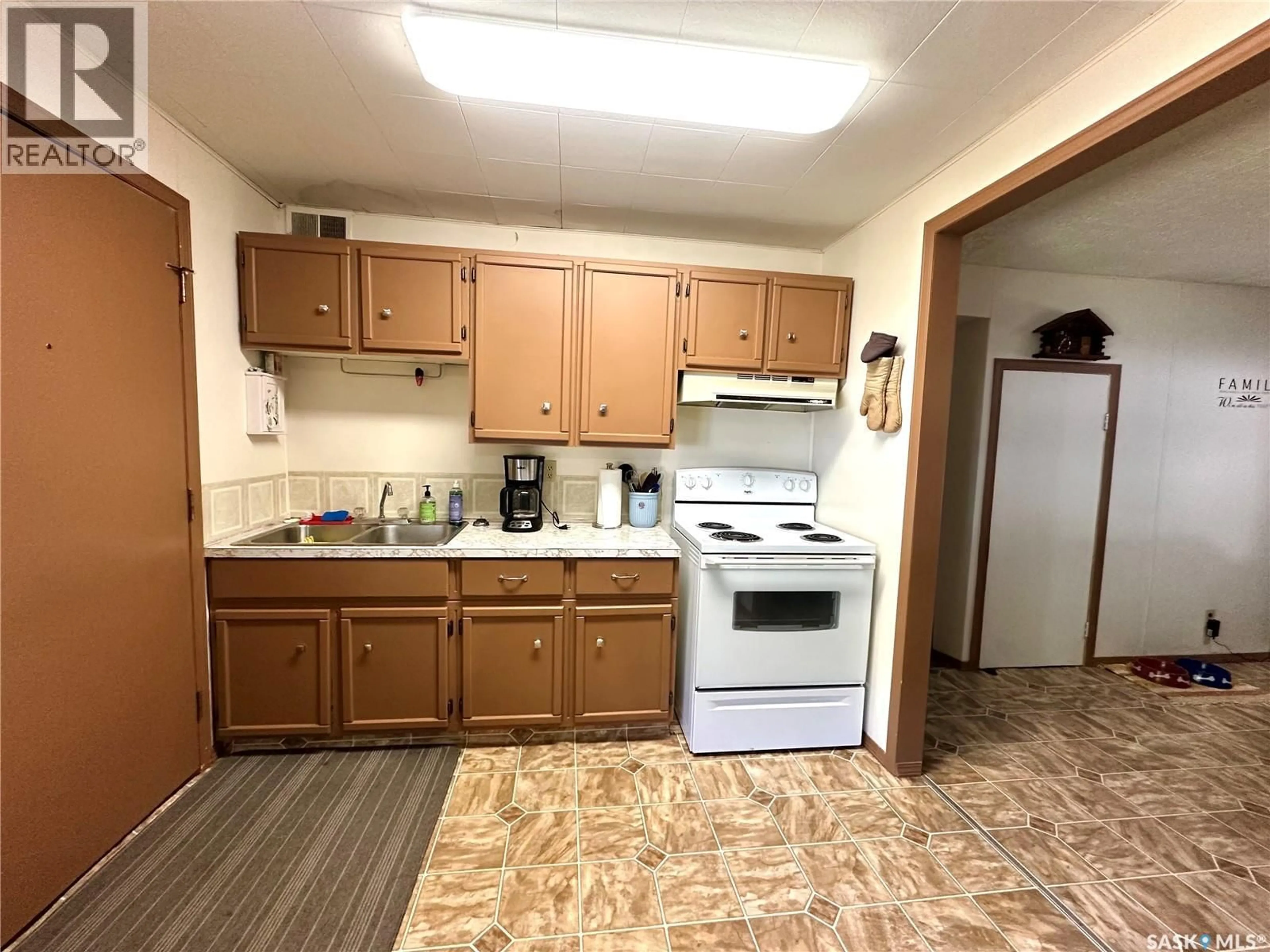Standard kitchen, unknown for 122 PINE STREET, Chitek Lake Saskatchewan S0J0L0