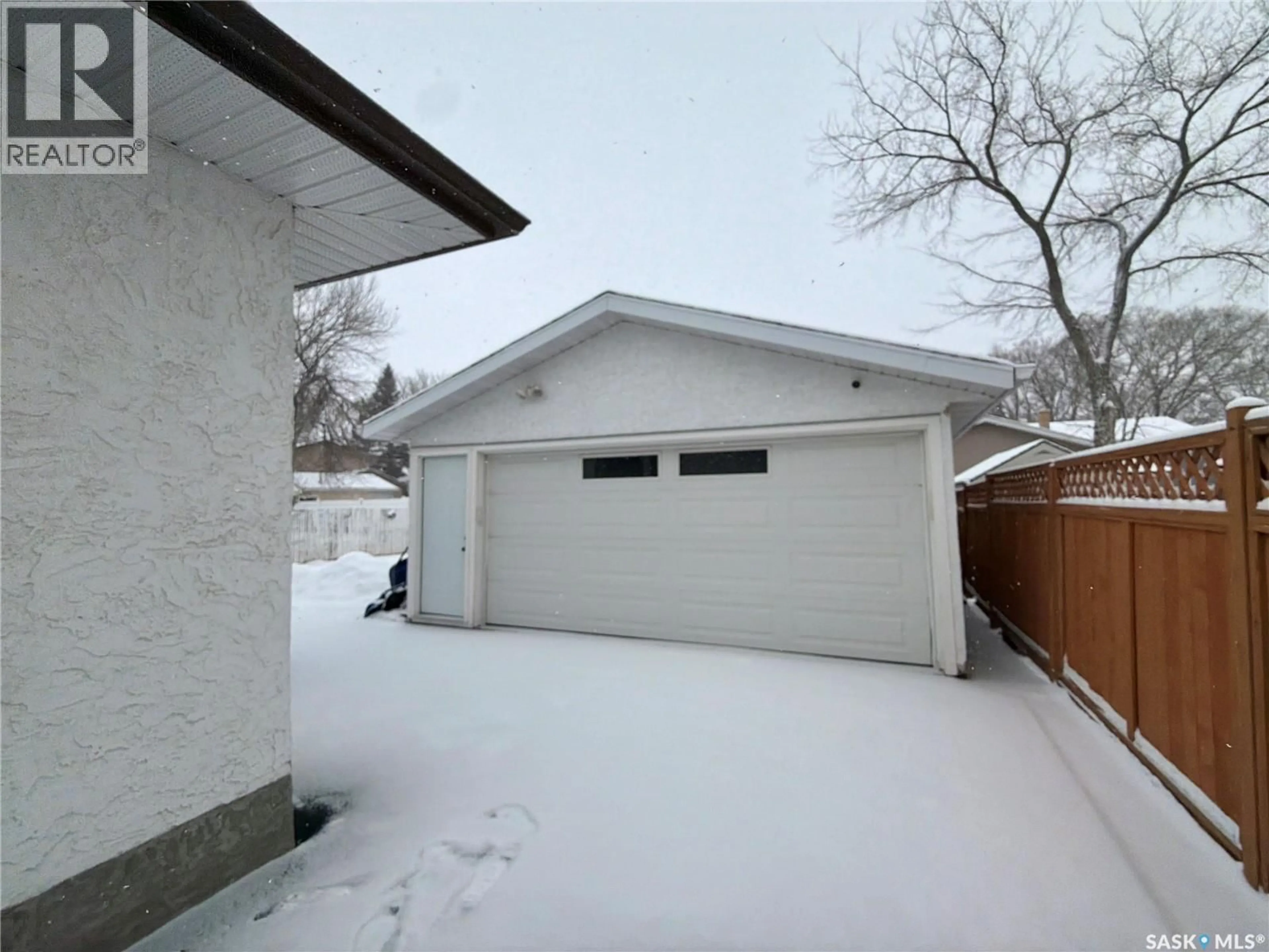 Unknown for 518 UPLAND DRIVE, Regina Saskatchewan S4R6E3