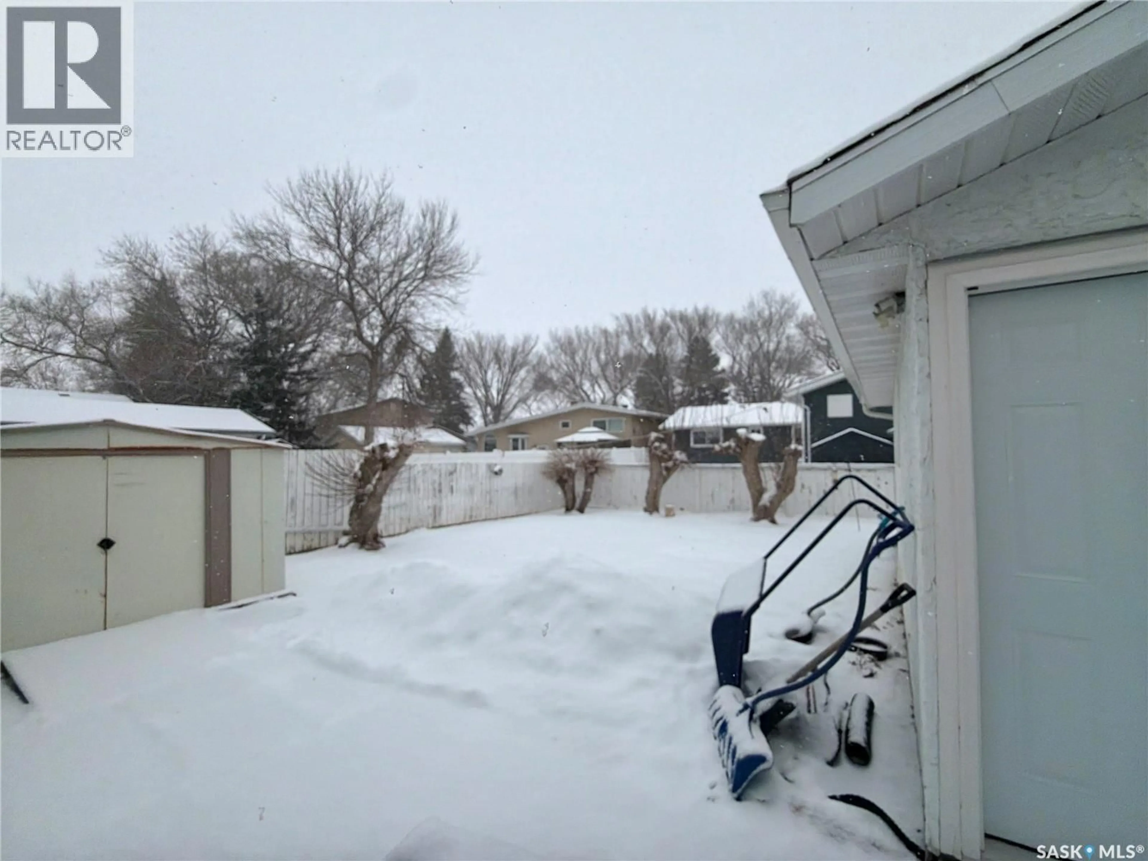 Shed for 518 UPLAND DRIVE, Regina Saskatchewan S4R6E3