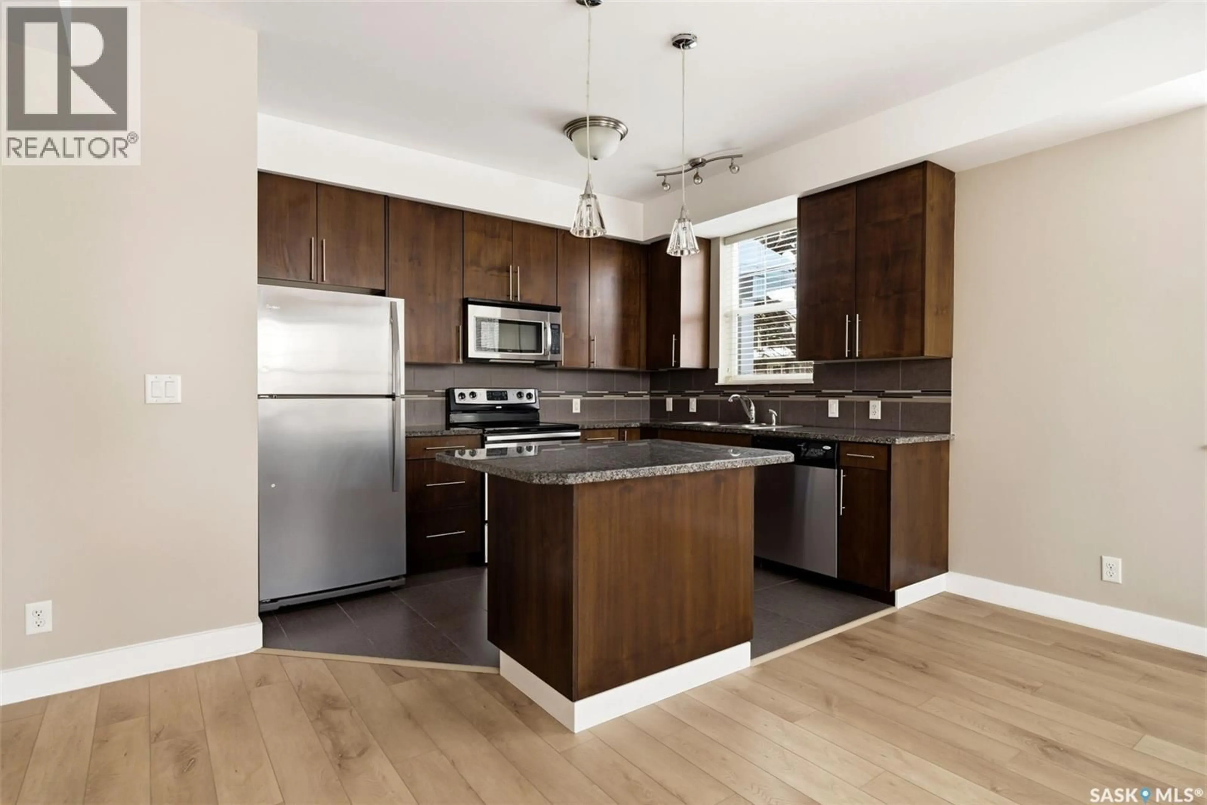 Standard kitchen, unknown for 101 - 2313 MONTREAL STREET, Regina Saskatchewan S4P1L9