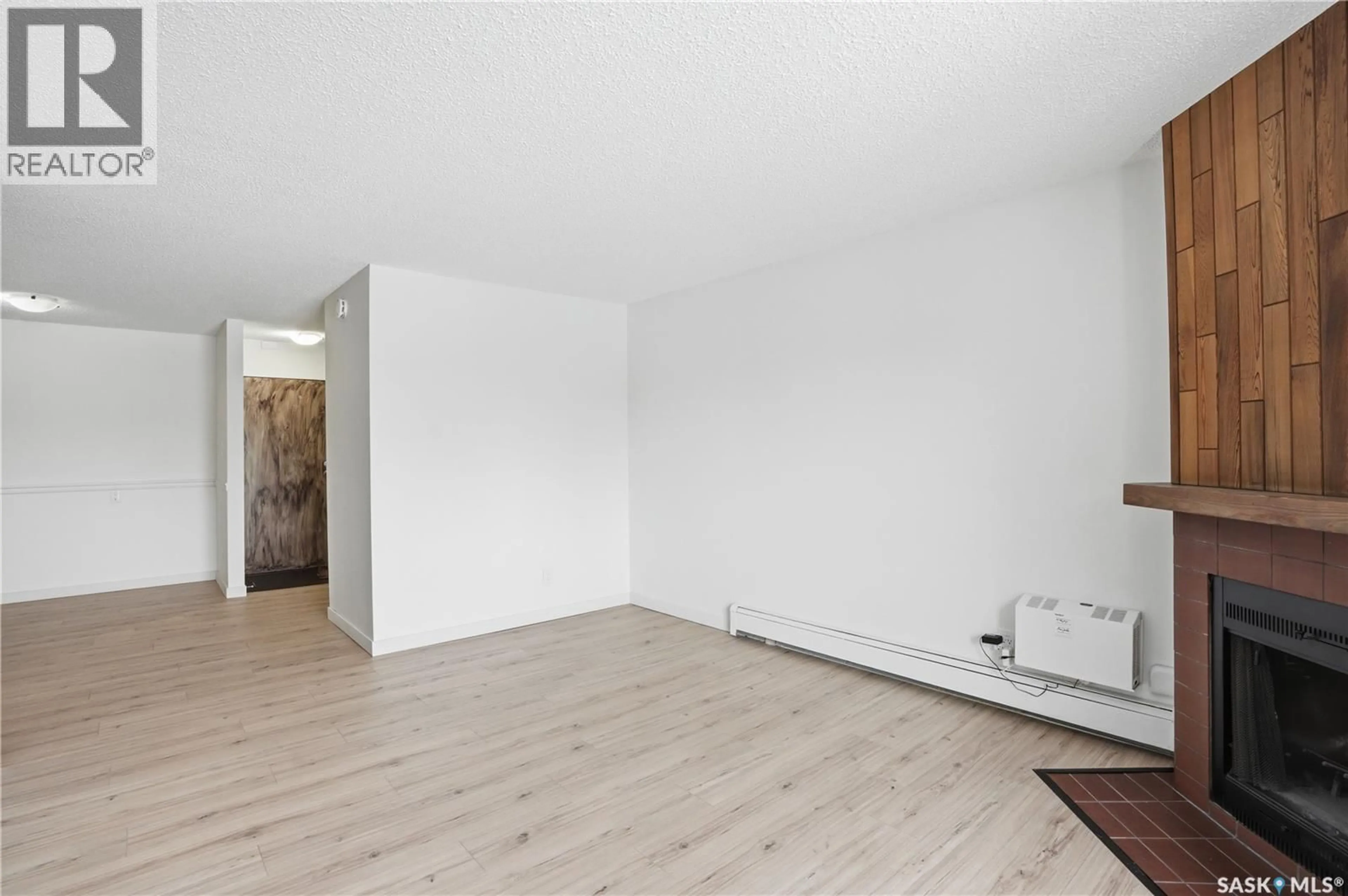 A pic of a room for 205 - 423 TAIT COURT, Saskatoon Saskatchewan S7H5L3