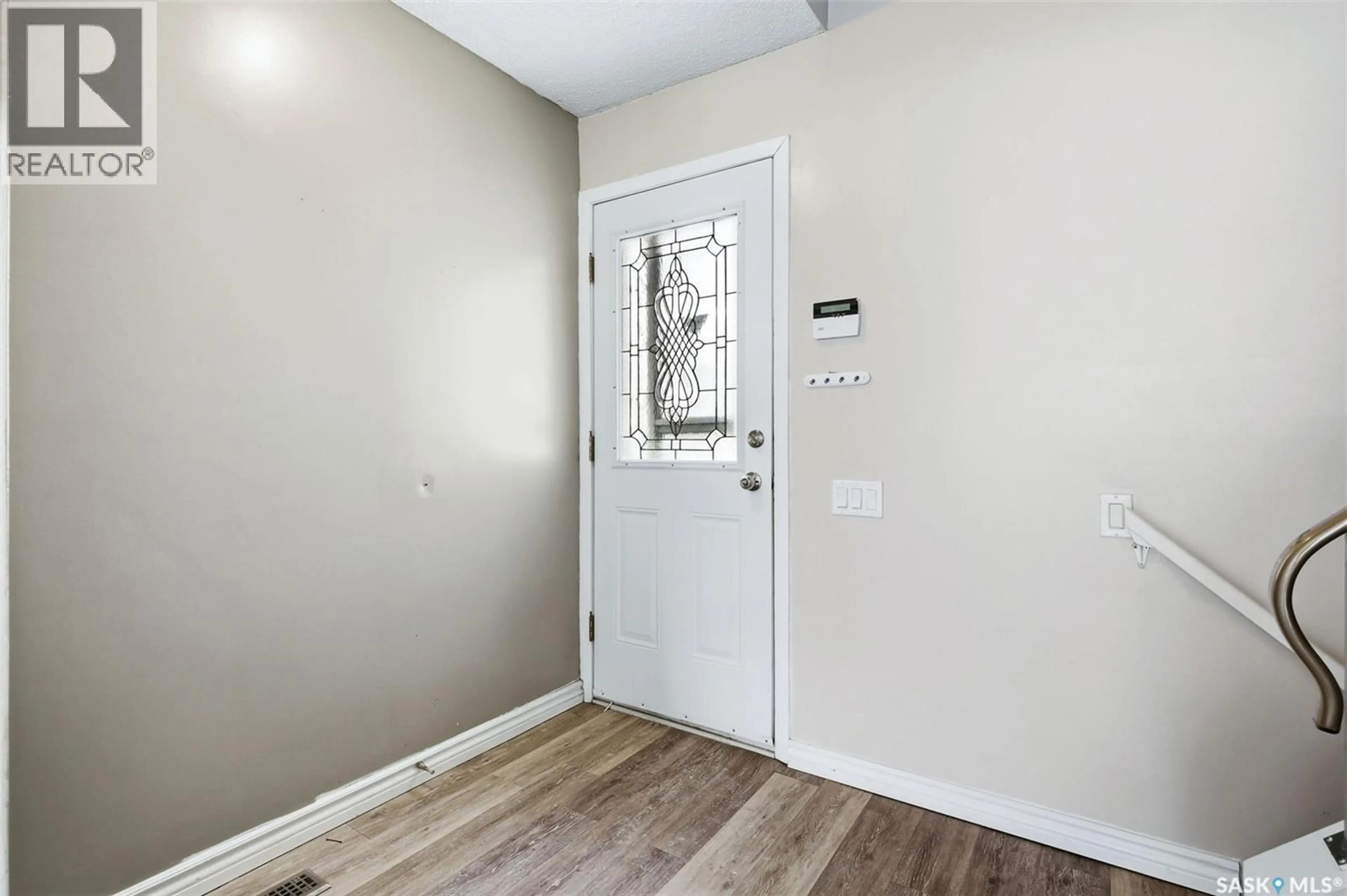 Indoor entryway for 1130 12TH AVENUE, Regina Saskatchewan S4R7W7