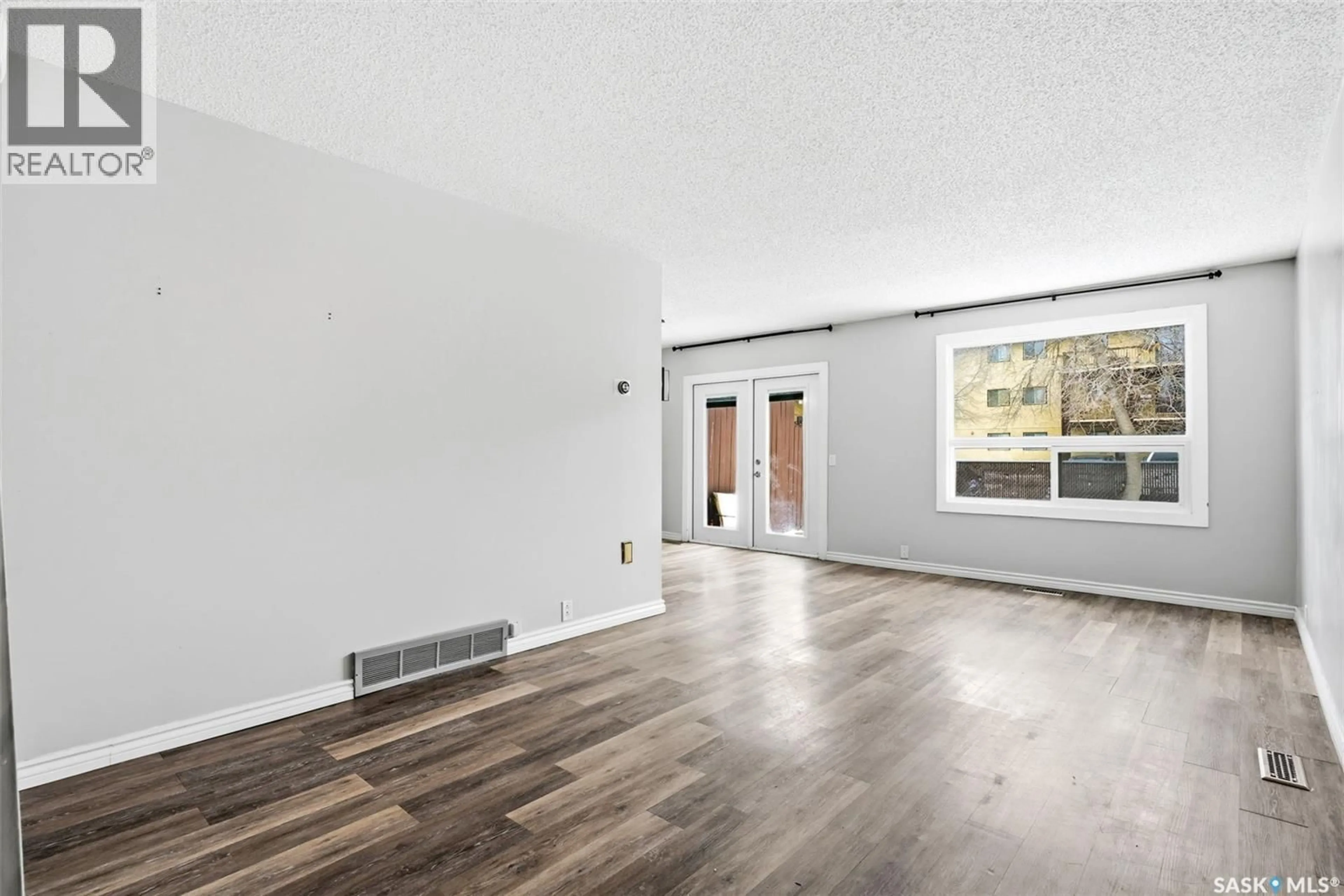 A pic of a room for 1130 12TH AVENUE, Regina Saskatchewan S4R7W7