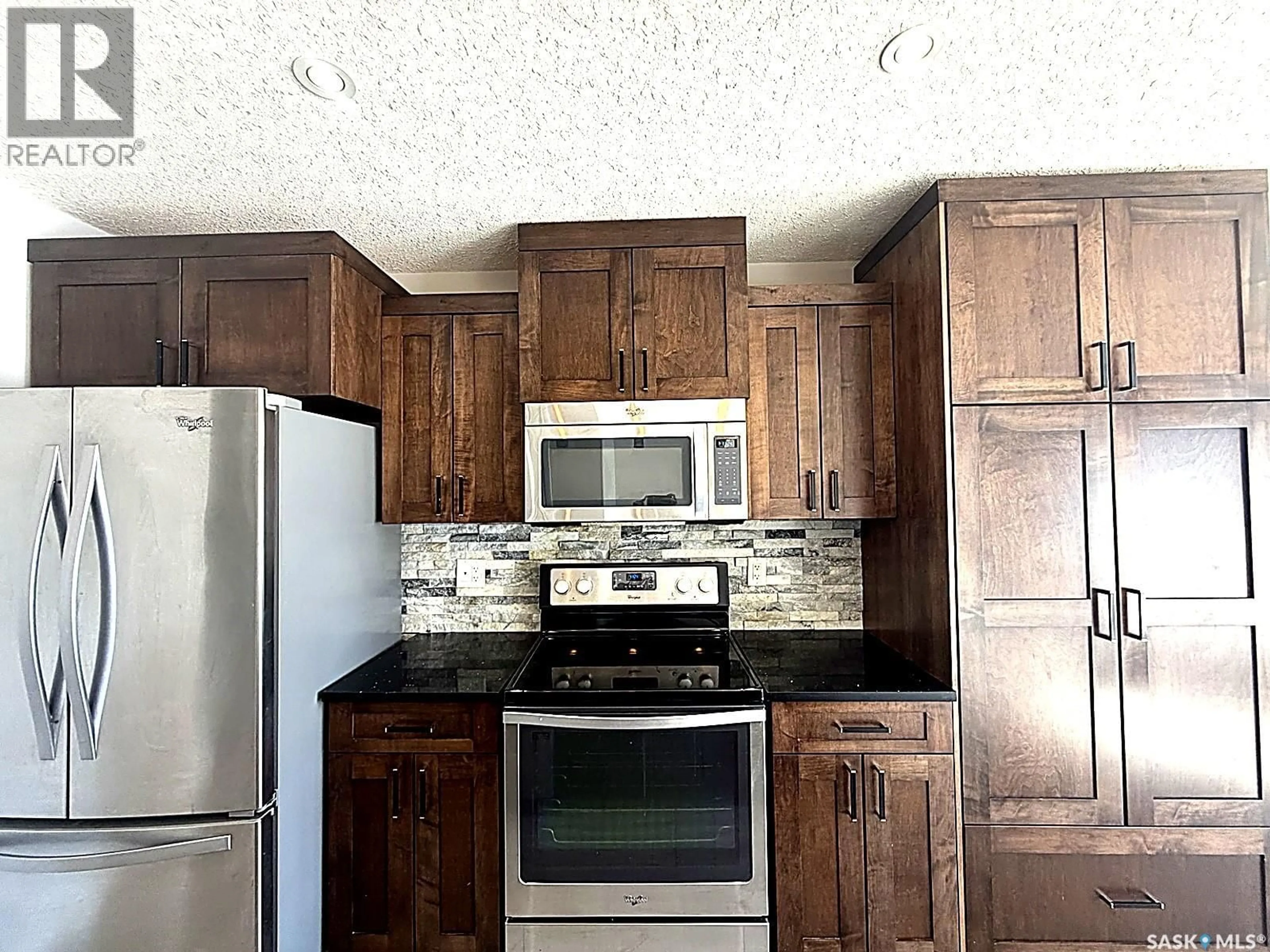 Standard kitchen, unknown for 103 PLAINS CIRCLE, Pilot Butte Saskatchewan S0G3Z0
