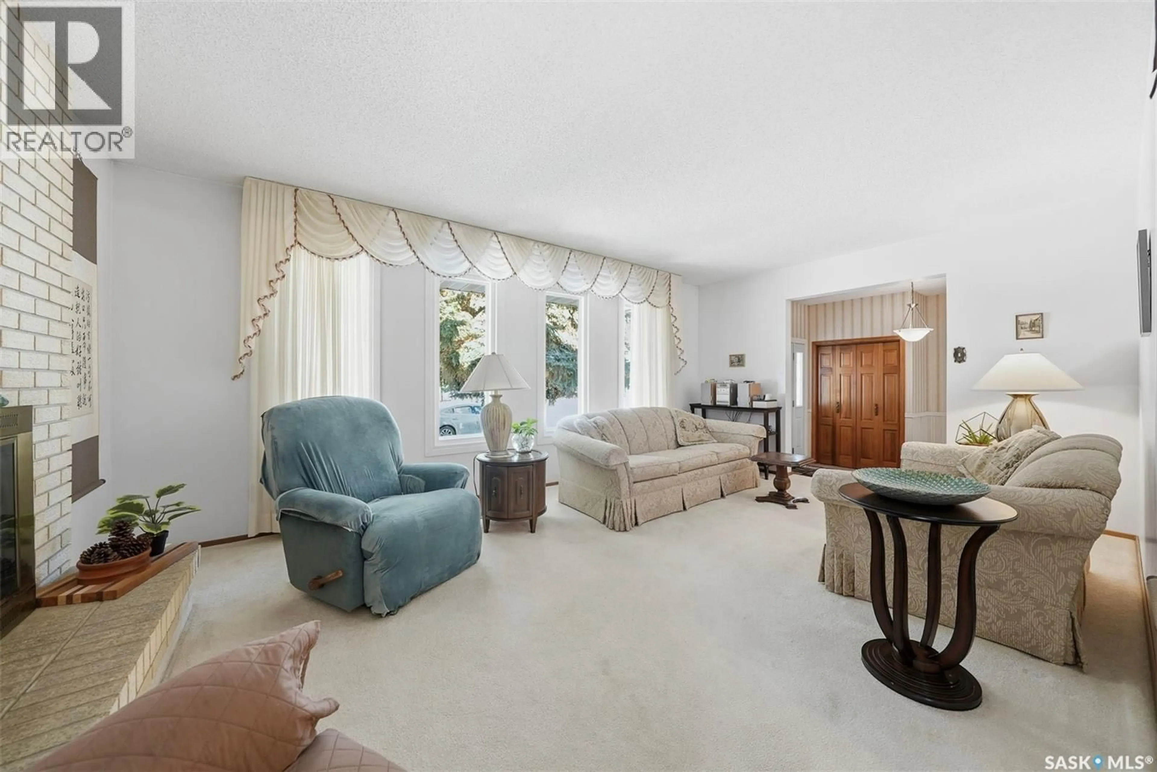 Living room with furniture, unknown for 431 SYLVIAN CRESCENT, Saskatoon Saskatchewan S7H5E8