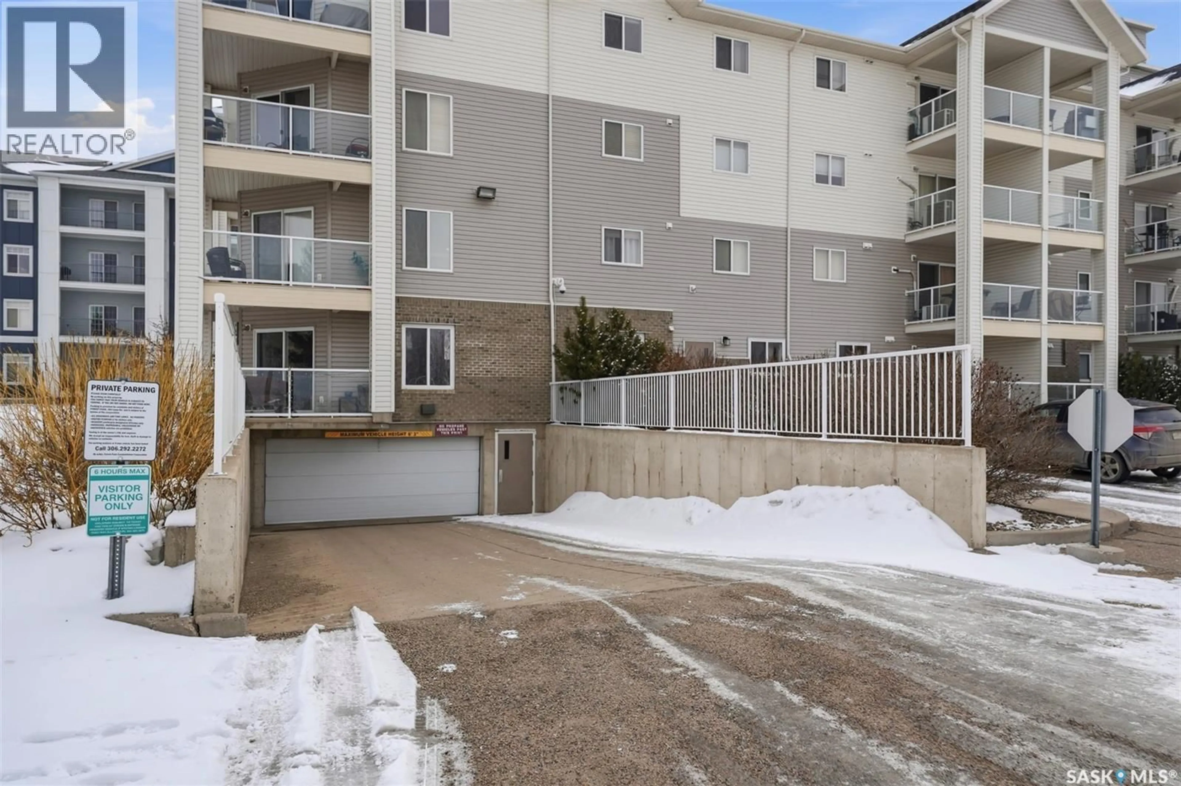 Patio, street for 303 - 401 LOWE ROAD, Saskatoon Saskatchewan S7S1P2