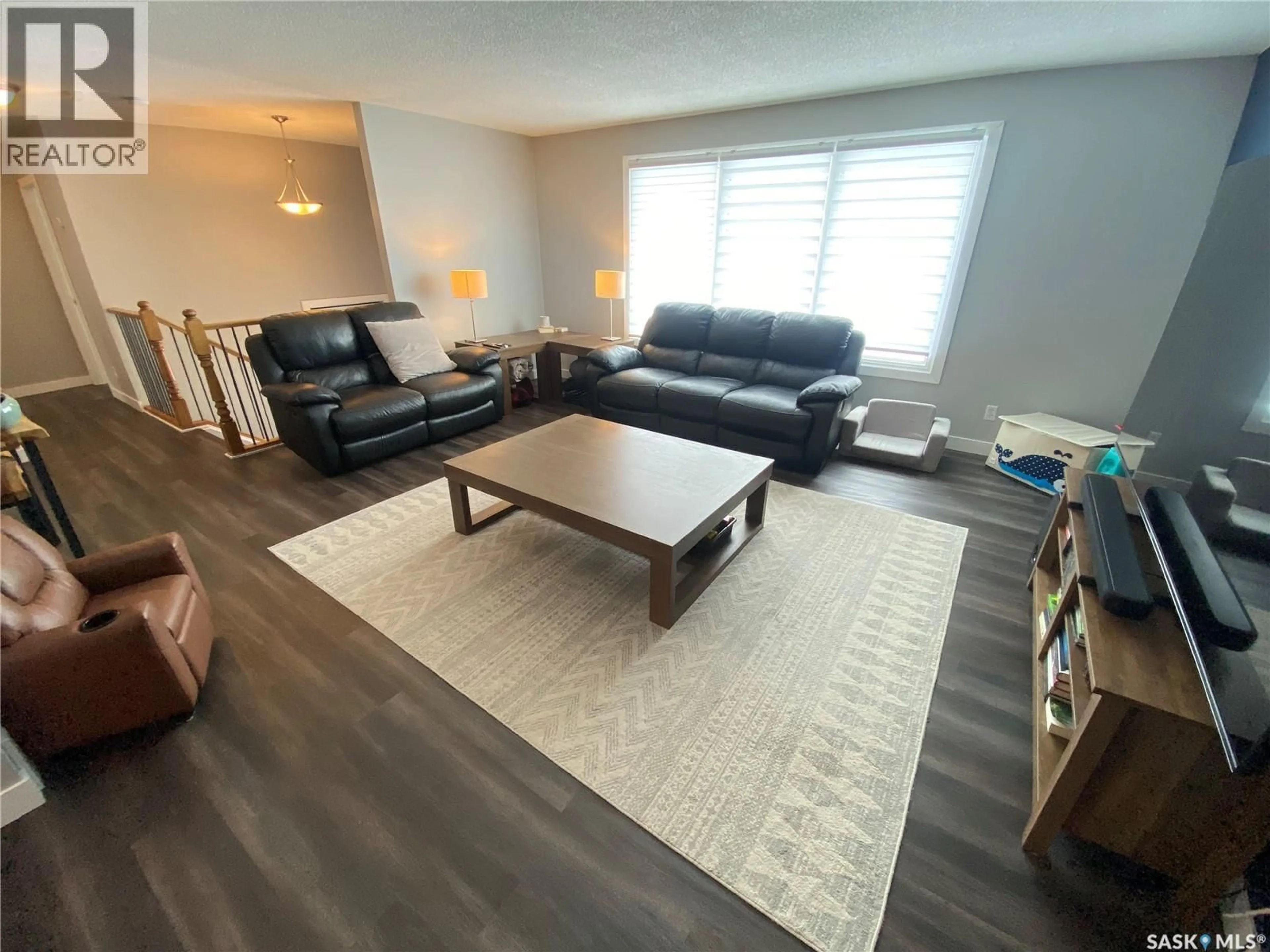 Living room with furniture, unknown for 117 STEWART CRESCENT, Yorkton Saskatchewan S3N3J4